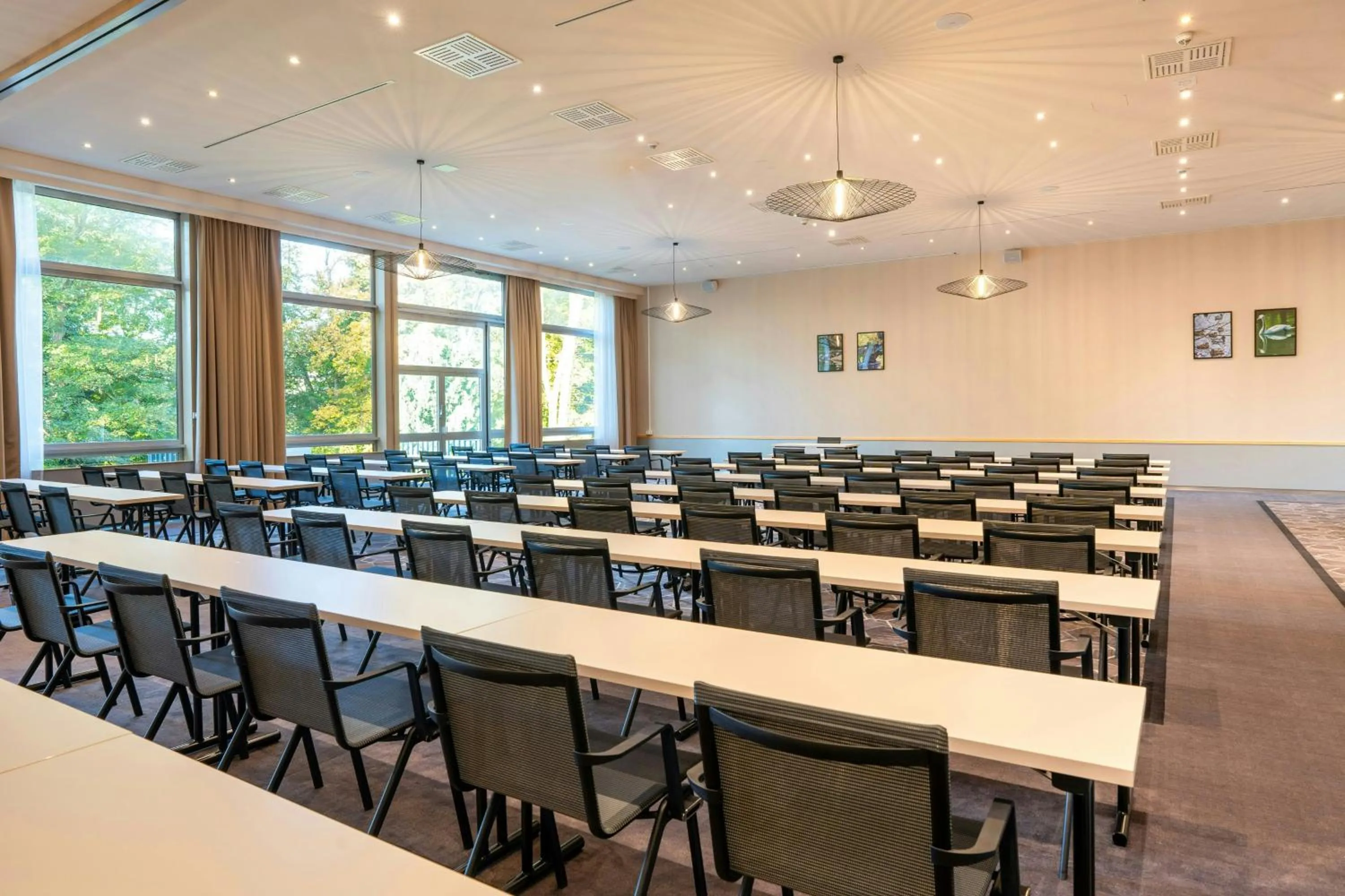 Meeting/conference room in Leonardo Royal Hotel Köln - Am Stadtwald