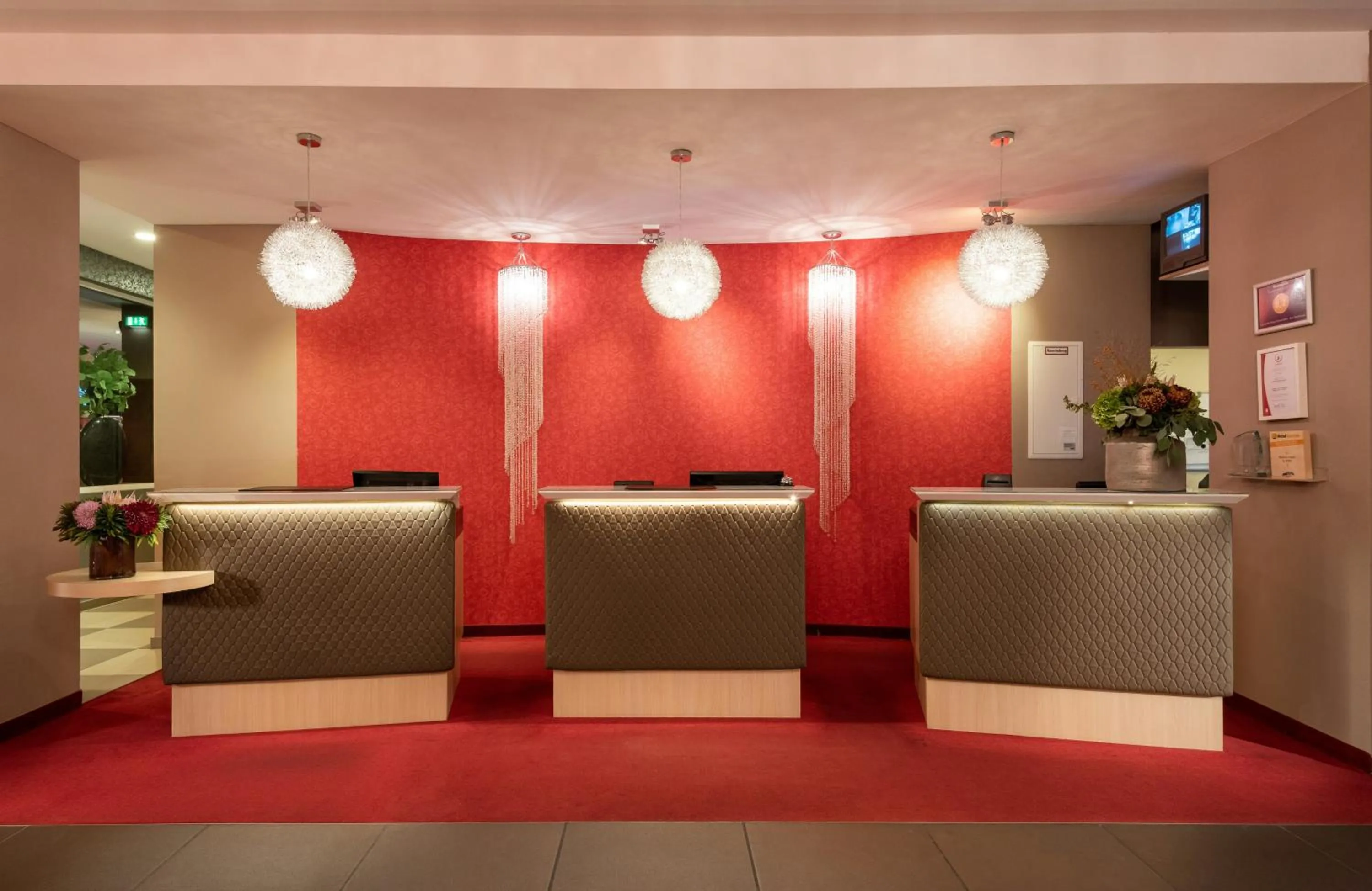 Lobby or reception in Leonardo Royal Hotel Köln - Am Stadtwald