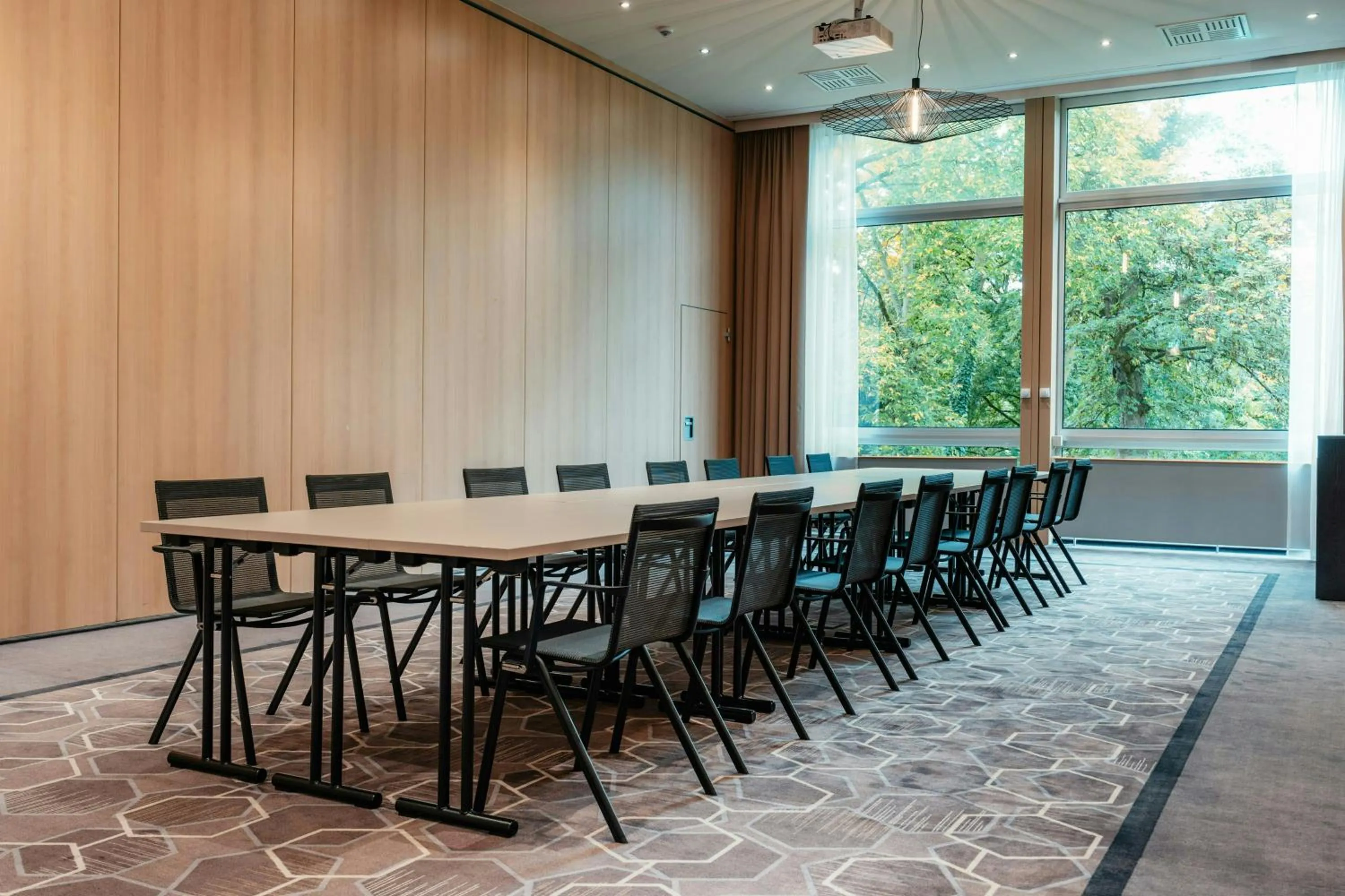 Meeting/conference room in Leonardo Royal Hotel Köln - Am Stadtwald