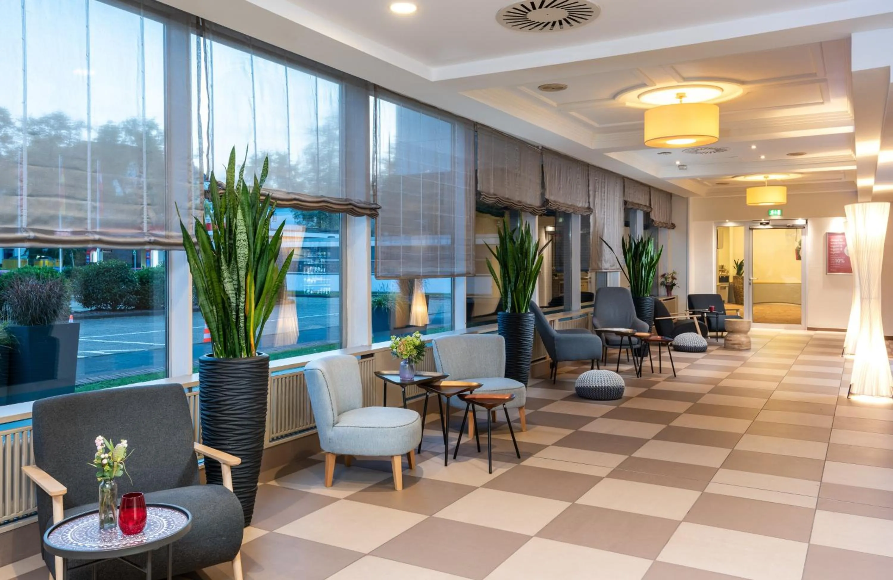 Lobby or reception in Leonardo Royal Hotel Köln - Am Stadtwald