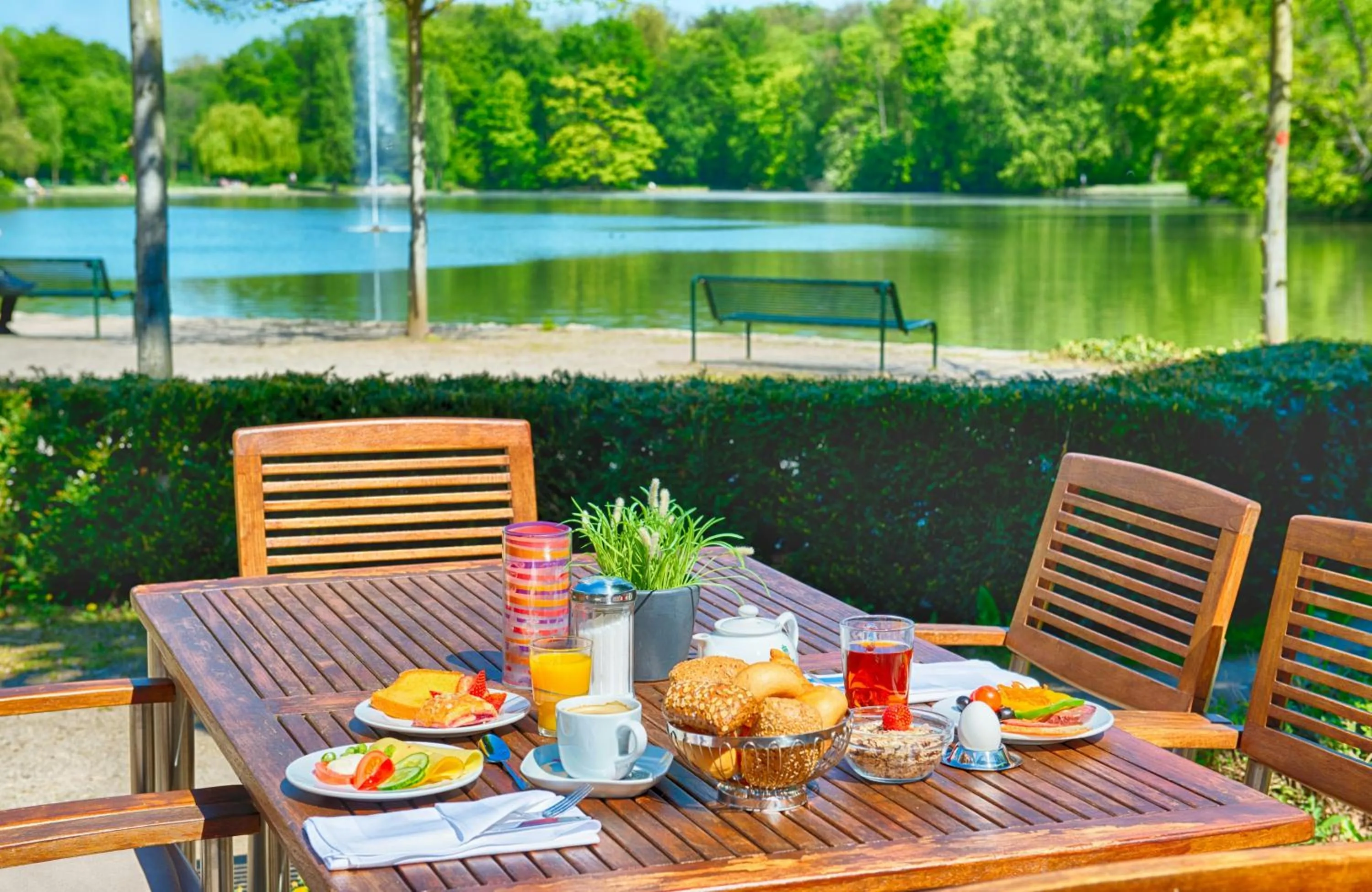 Breakfast in Leonardo Royal Hotel Köln - Am Stadtwald
