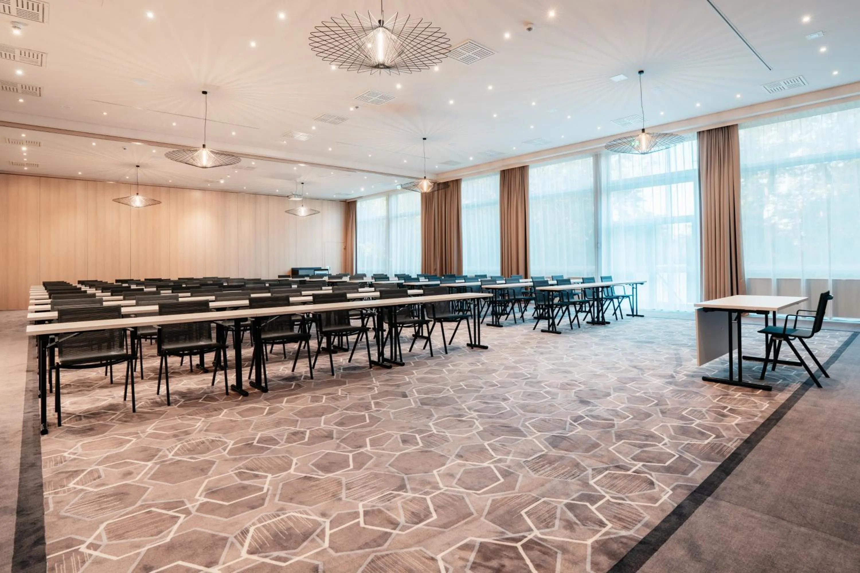 Meeting/conference room in Leonardo Royal Hotel Köln - Am Stadtwald