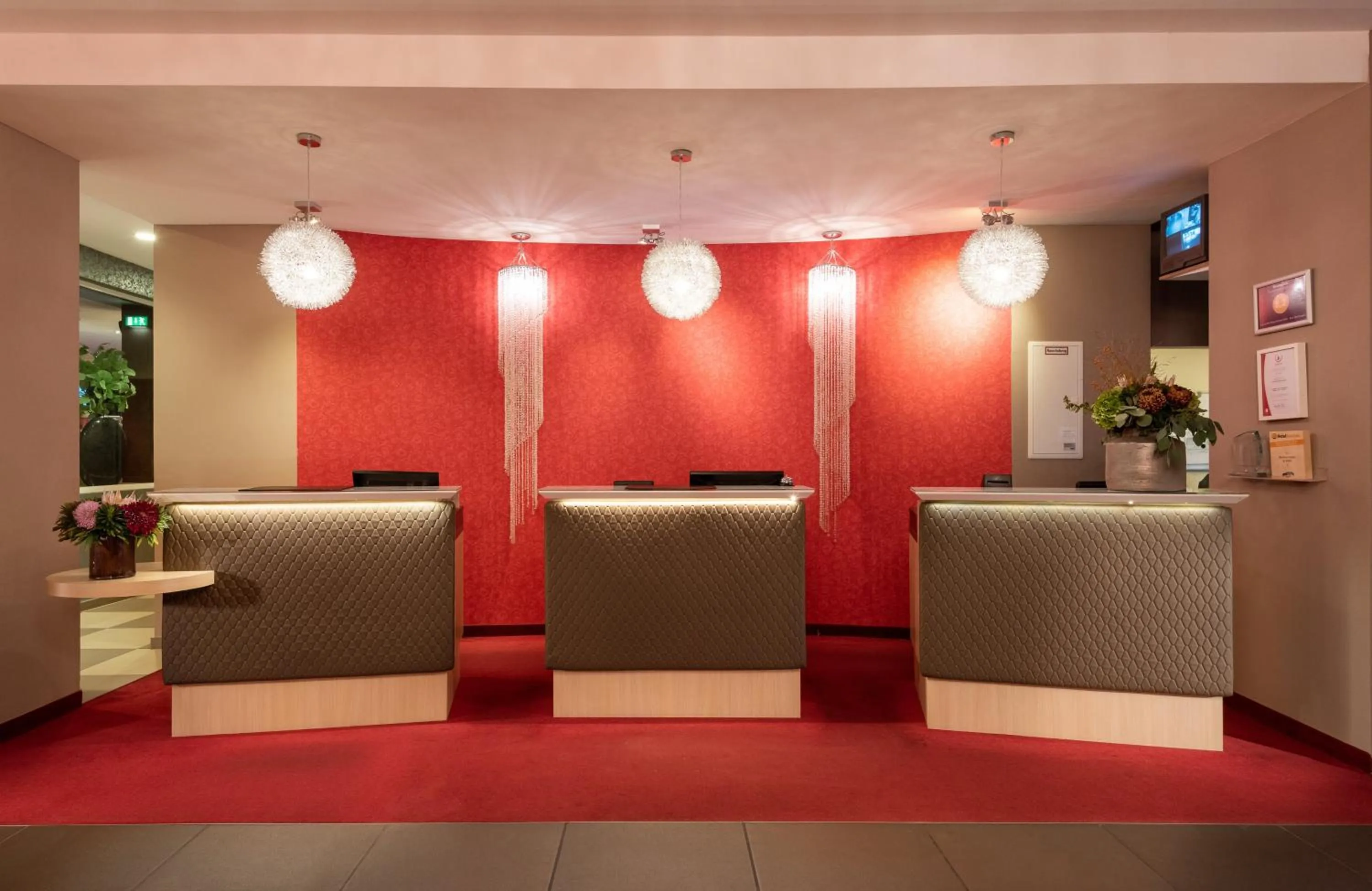 Lobby or reception in Leonardo Royal Hotel Köln - Am Stadtwald