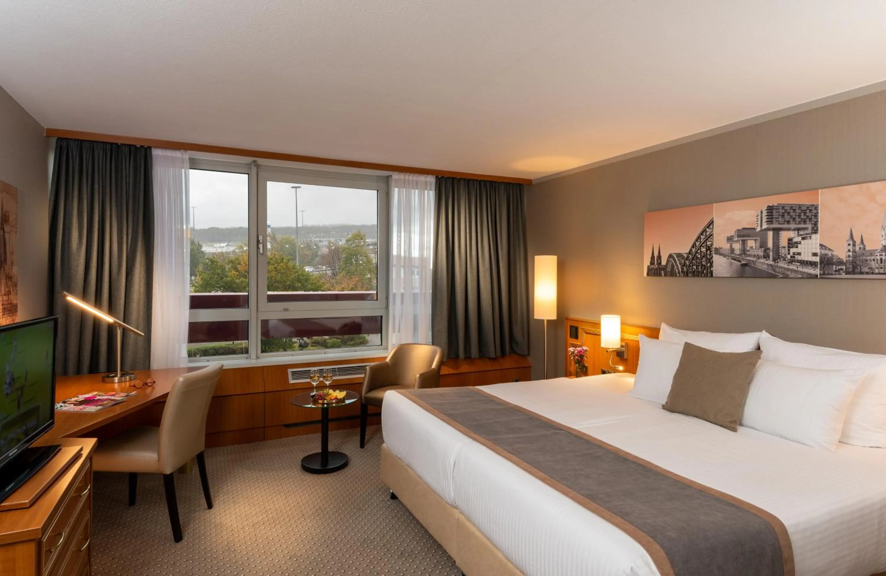 Bed in Leonardo Hotel Köln Bonn Airport