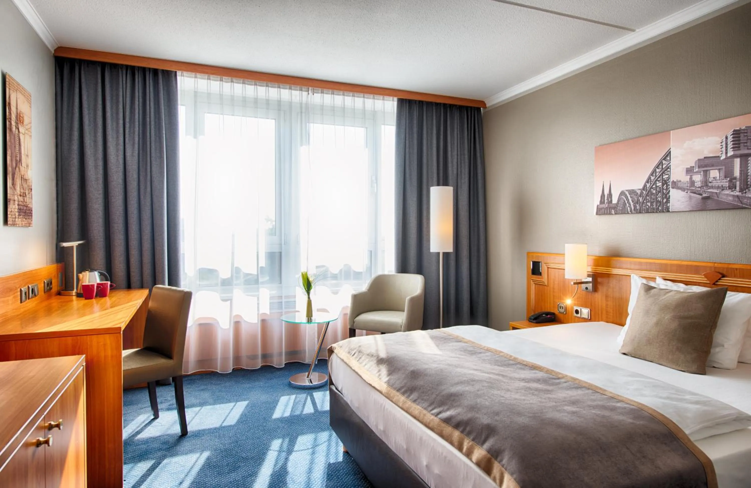 Bedroom, Bed in Leonardo Hotel Köln Bonn Airport