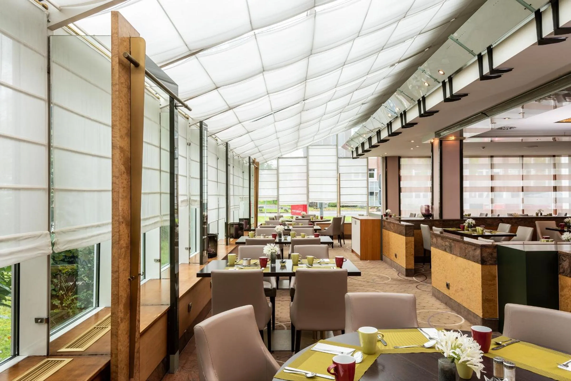 Buffet breakfast in Leonardo Hotel Köln Bonn Airport