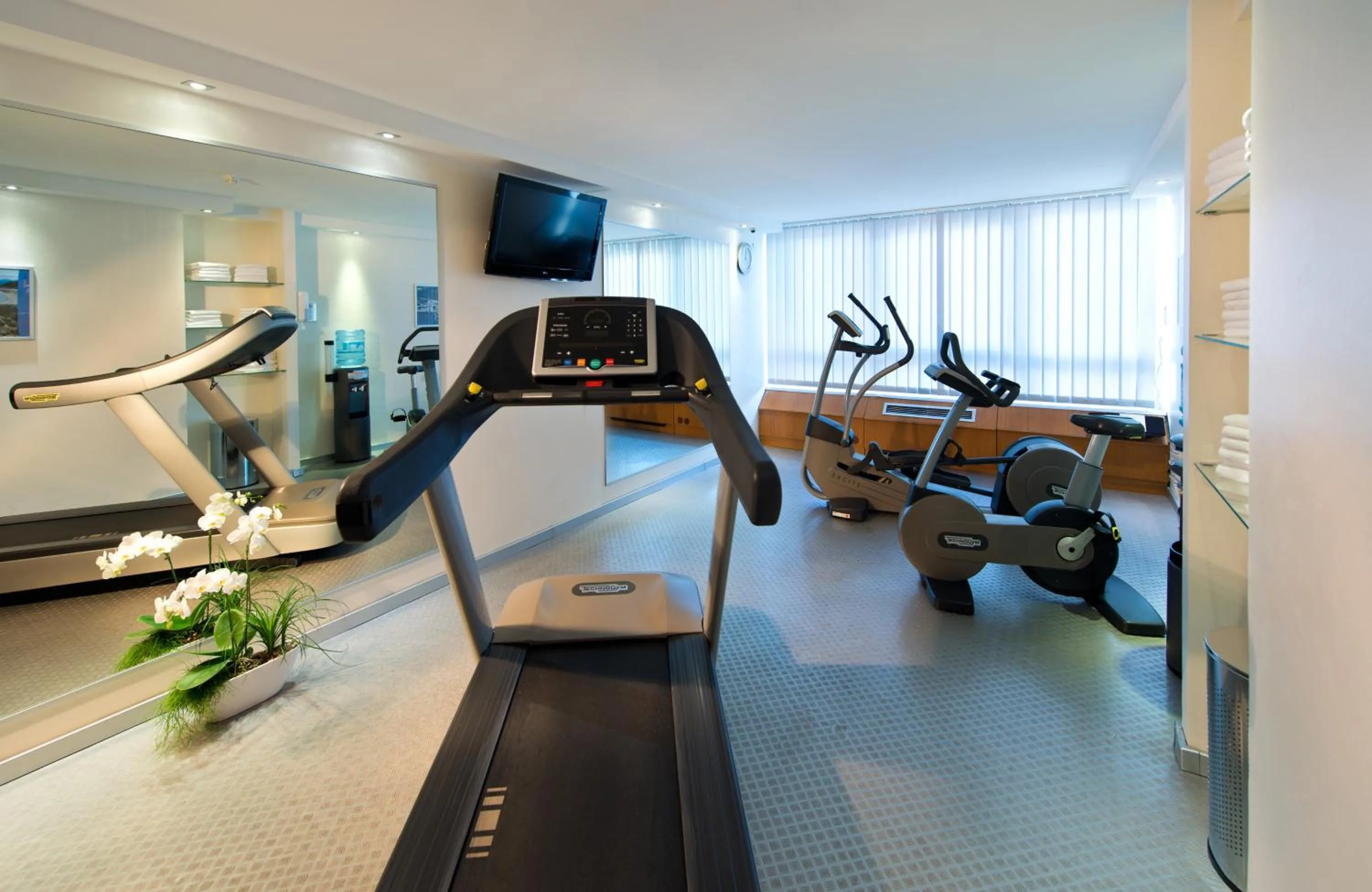 Fitness centre/facilities in Leonardo Hotel Köln Bonn Airport