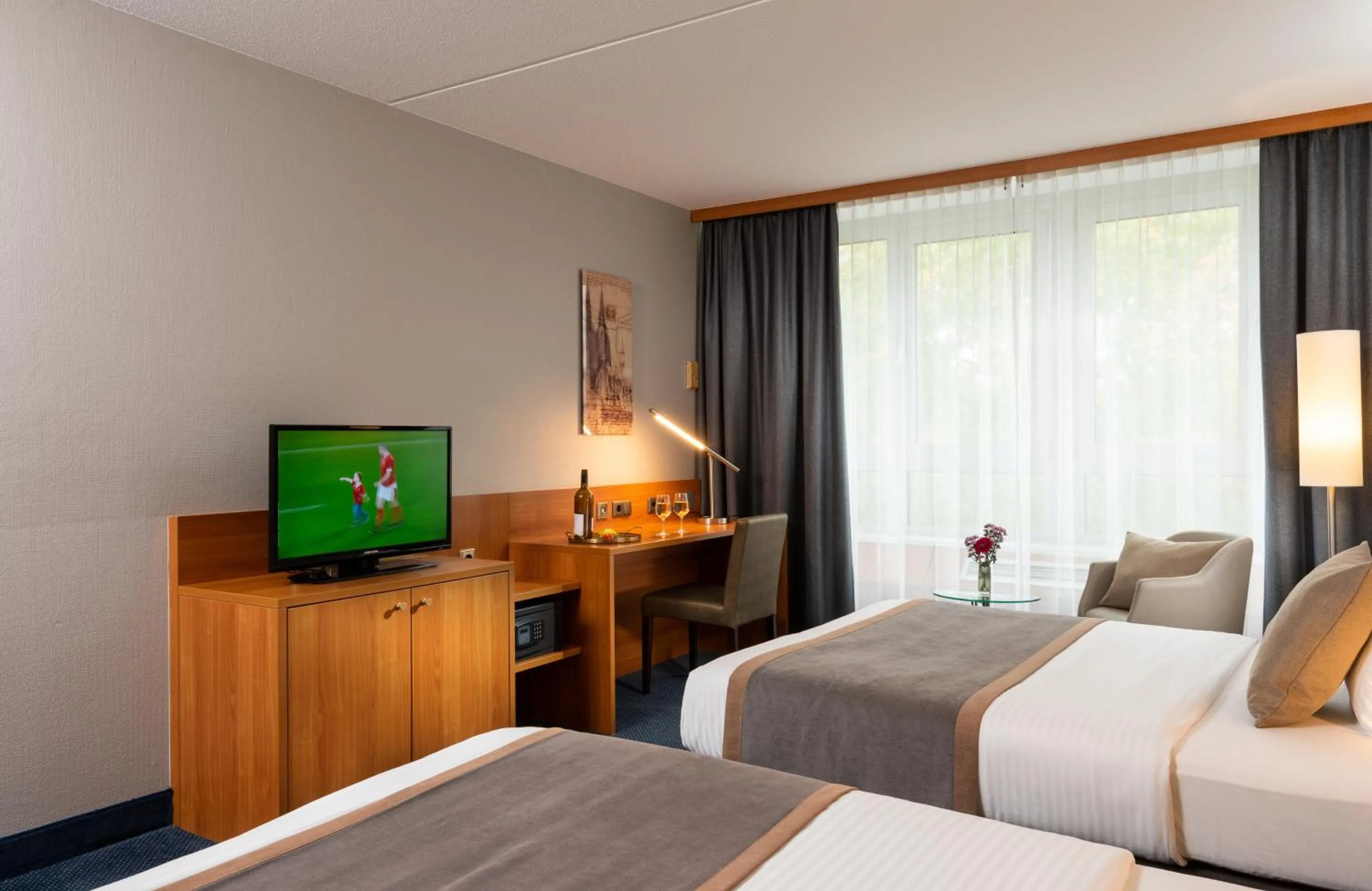 Bed in Leonardo Hotel Köln Bonn Airport