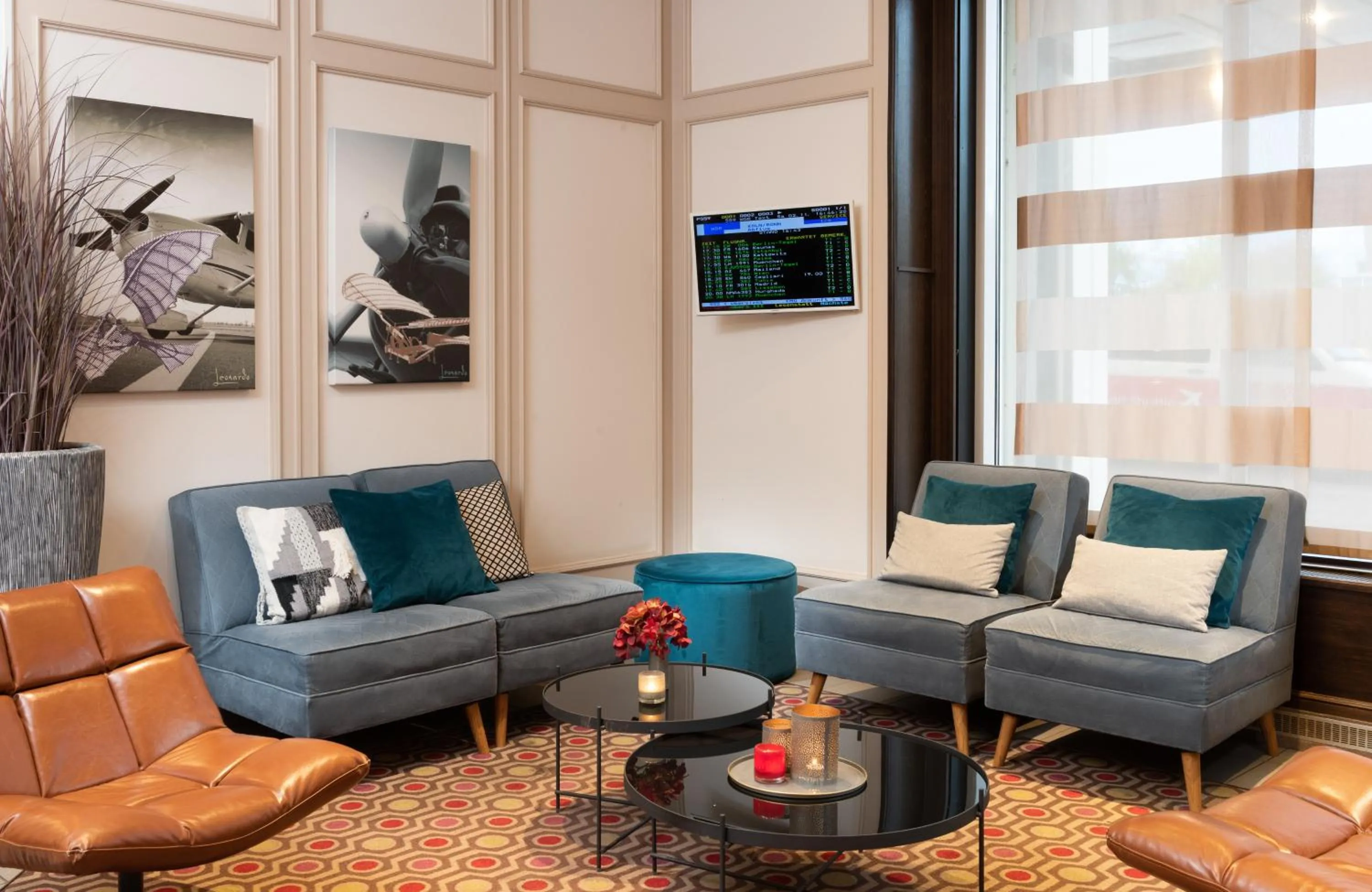 Lobby or reception in Leonardo Hotel Köln Bonn Airport