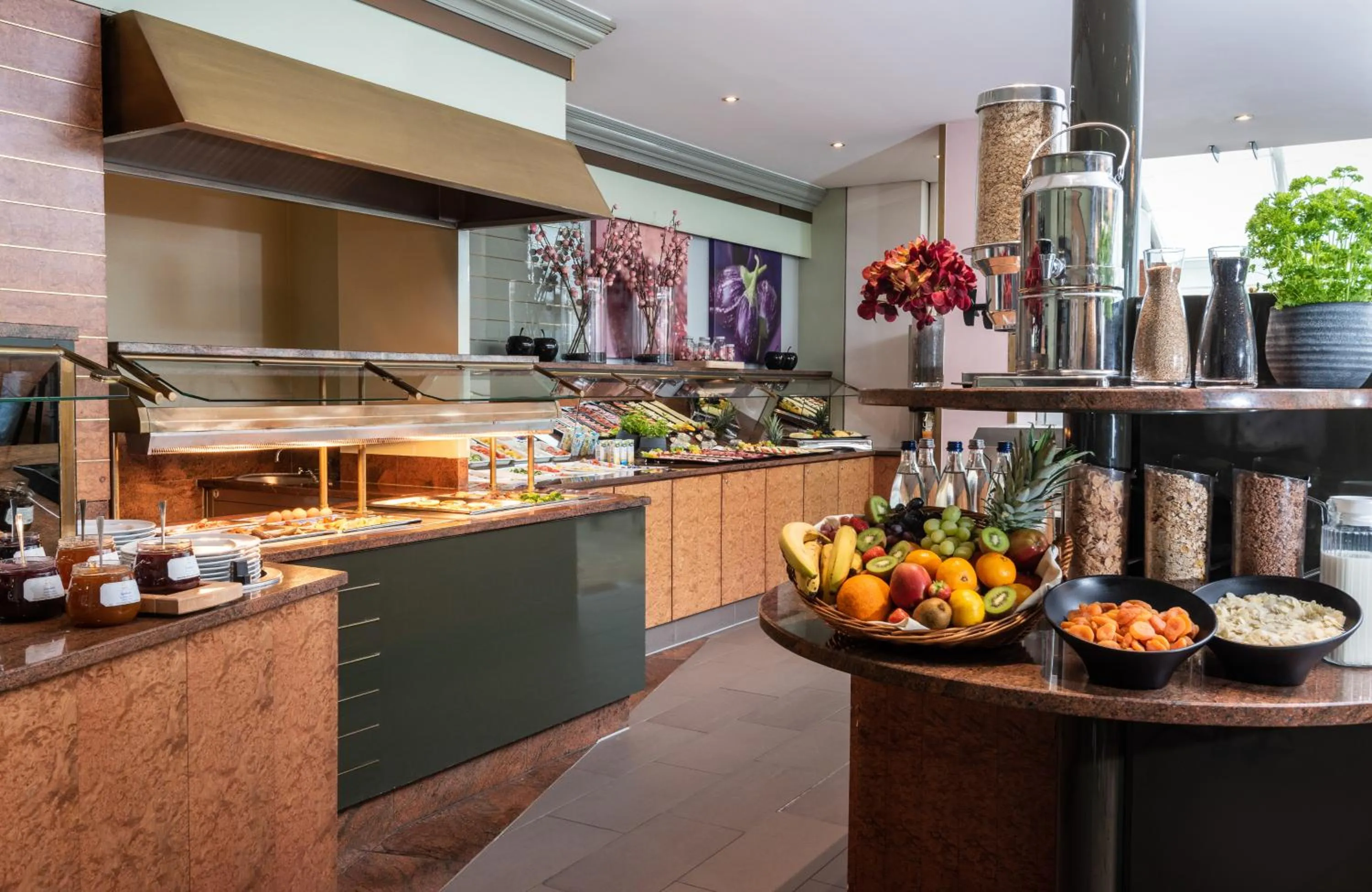 Breakfast in Leonardo Hotel Köln Bonn Airport