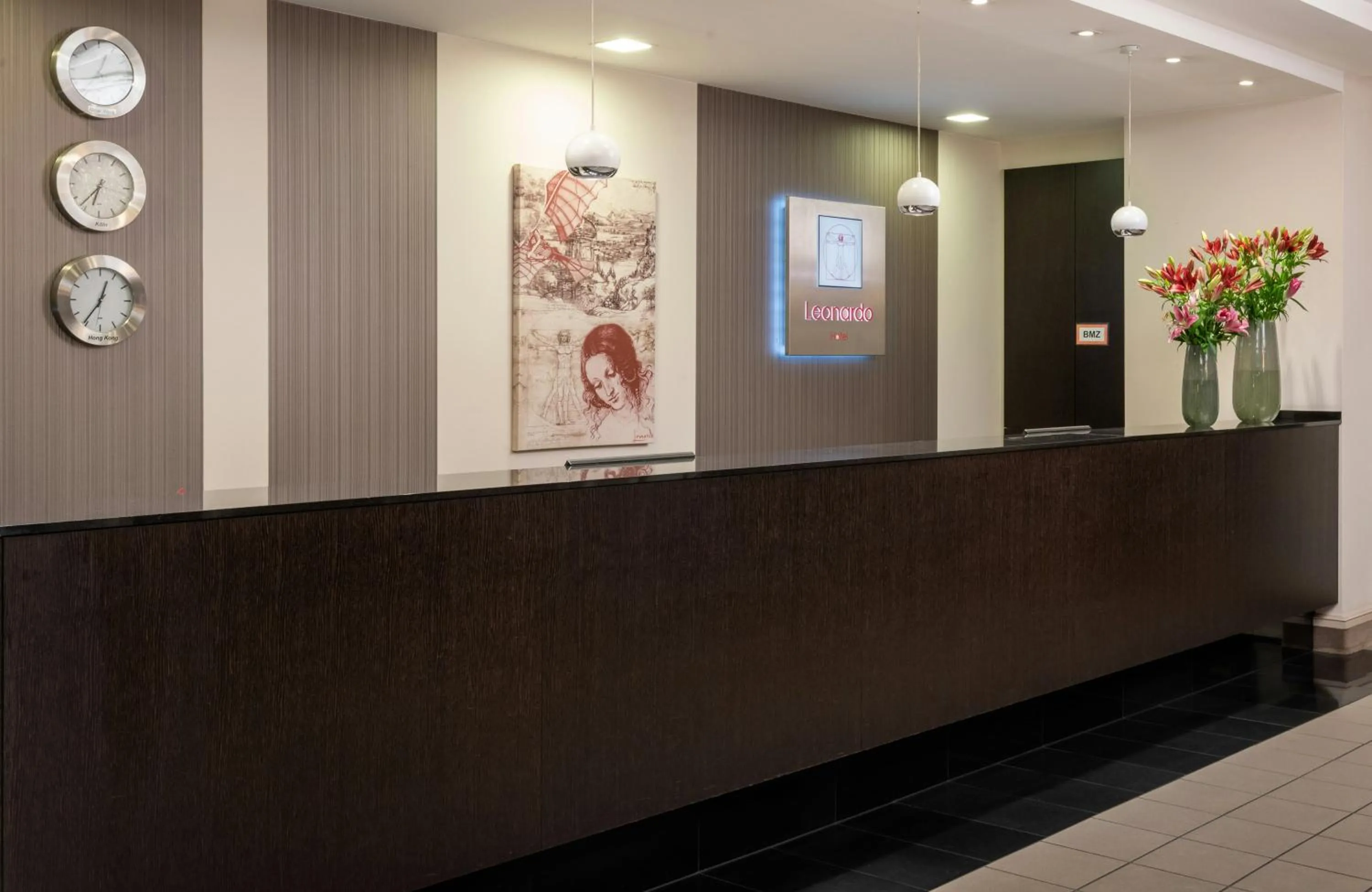 Lobby or reception in Leonardo Hotel Köln Bonn Airport