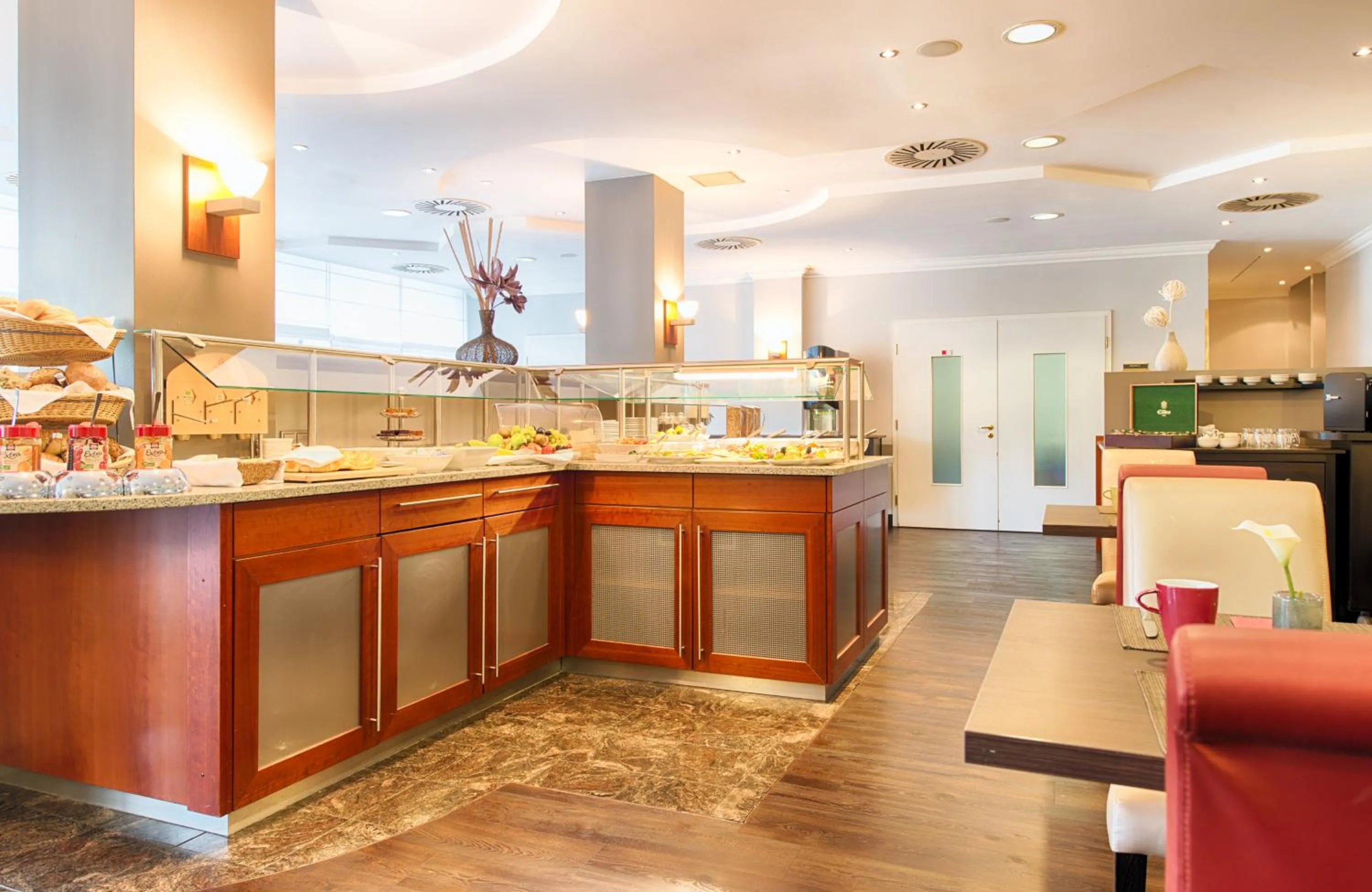 Buffet breakfast in Leonardo Hotel Mönchengladbach