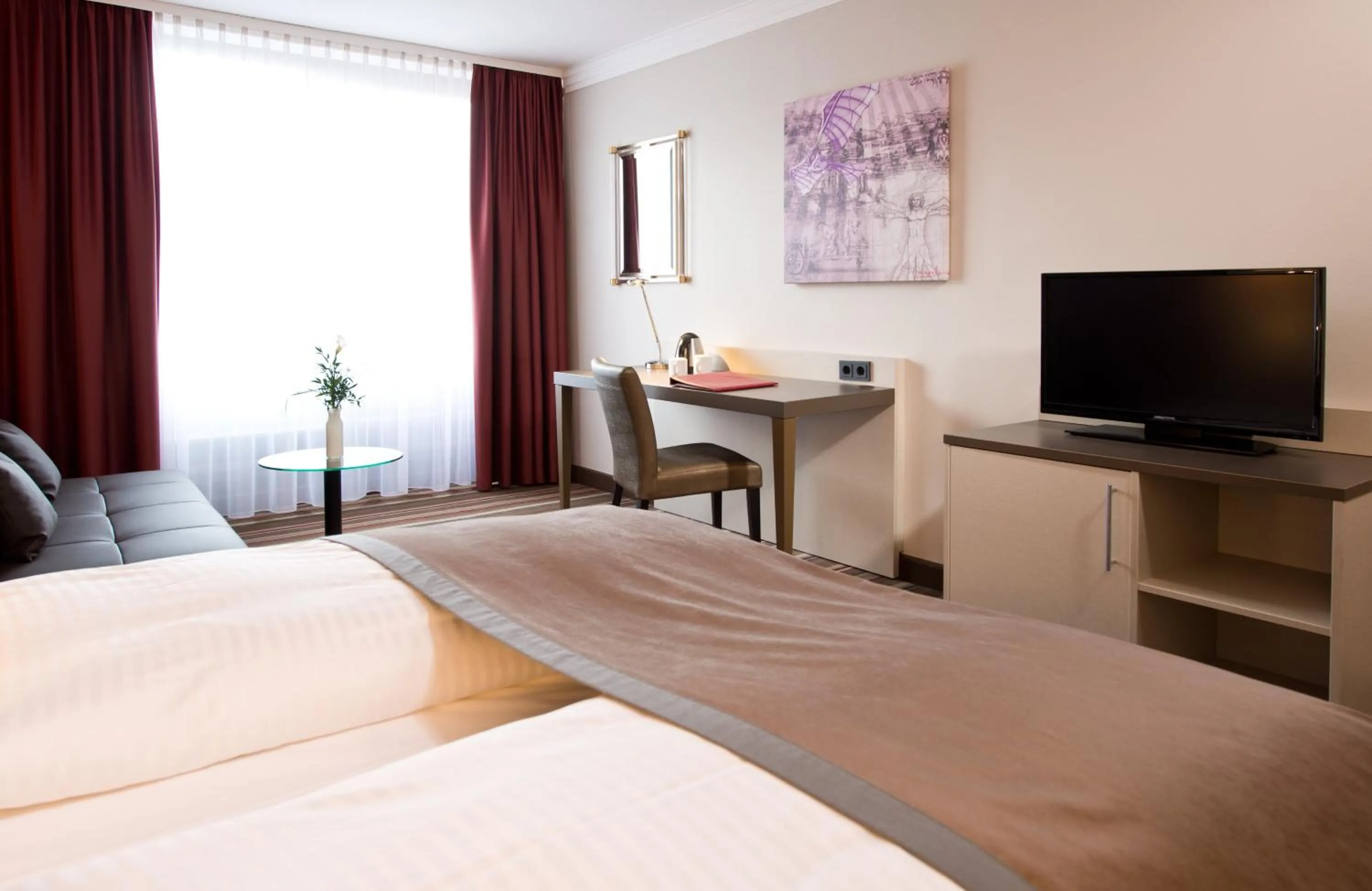 Photo of the whole room, Bed in Leonardo Hotel Mönchengladbach