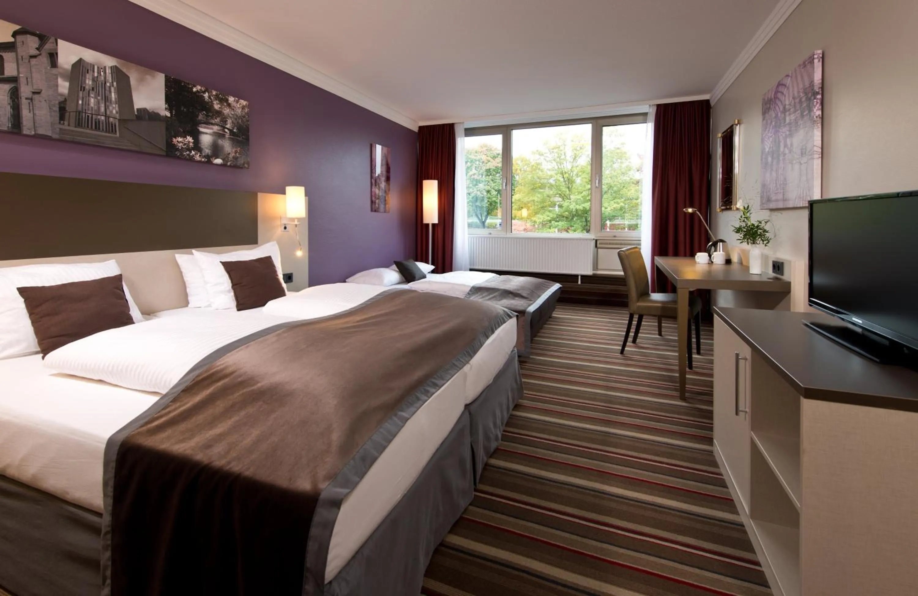 Photo of the whole room, Bed in Leonardo Hotel Mönchengladbach