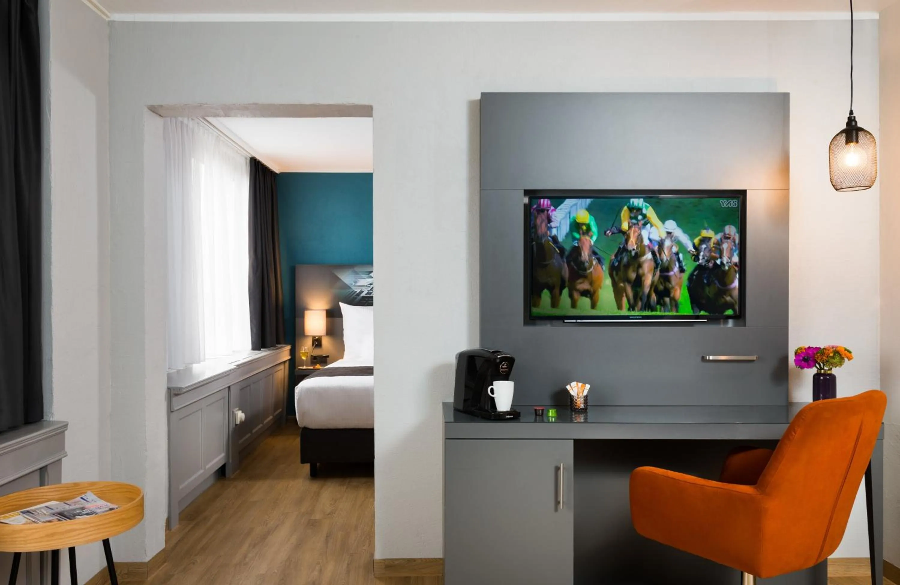 Photo of the whole room in Leonardo Hotel Munich Arabellapark