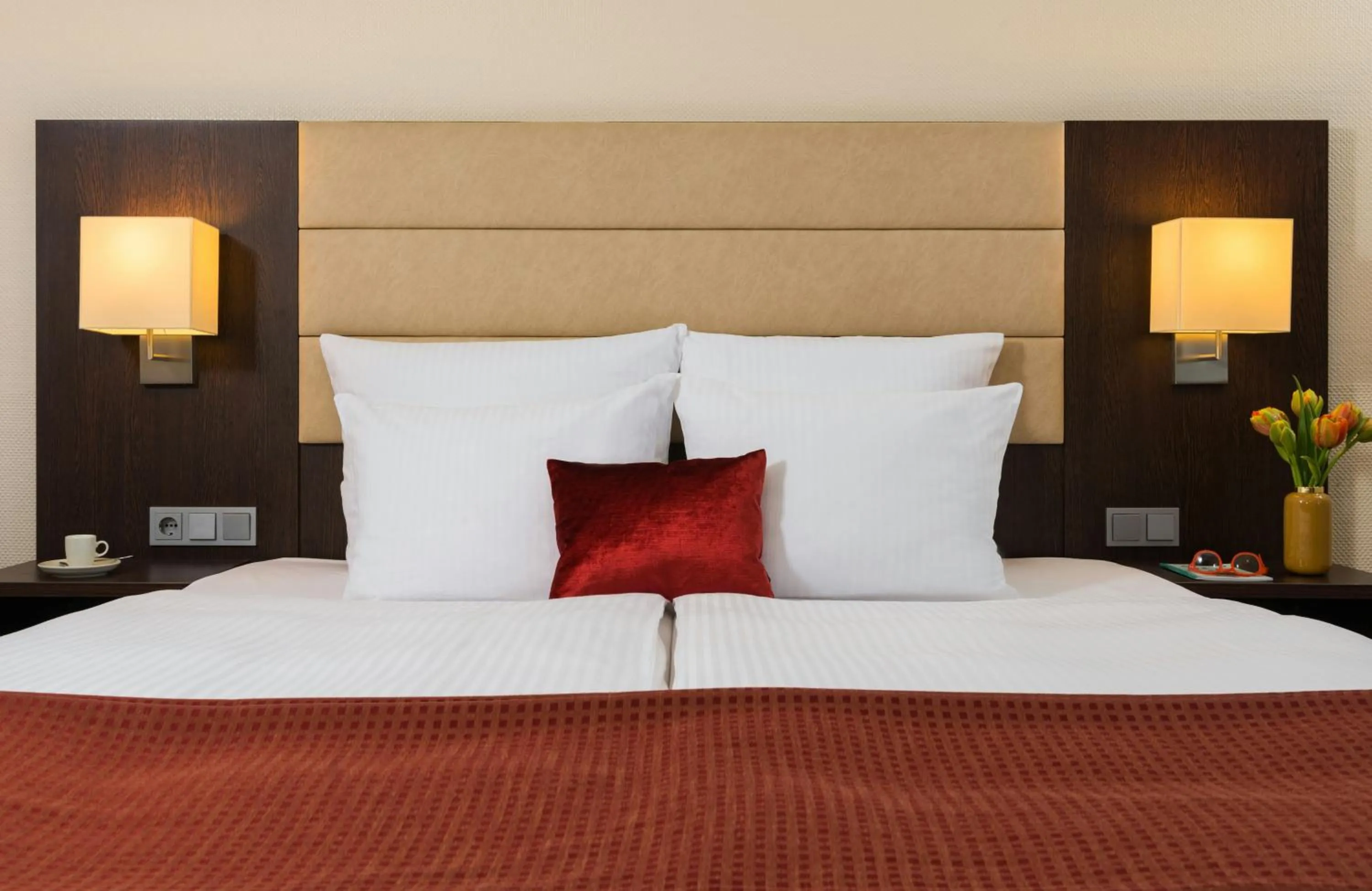 Photo of the whole room, Bed in Leonardo Hotel Munich Arabellapark