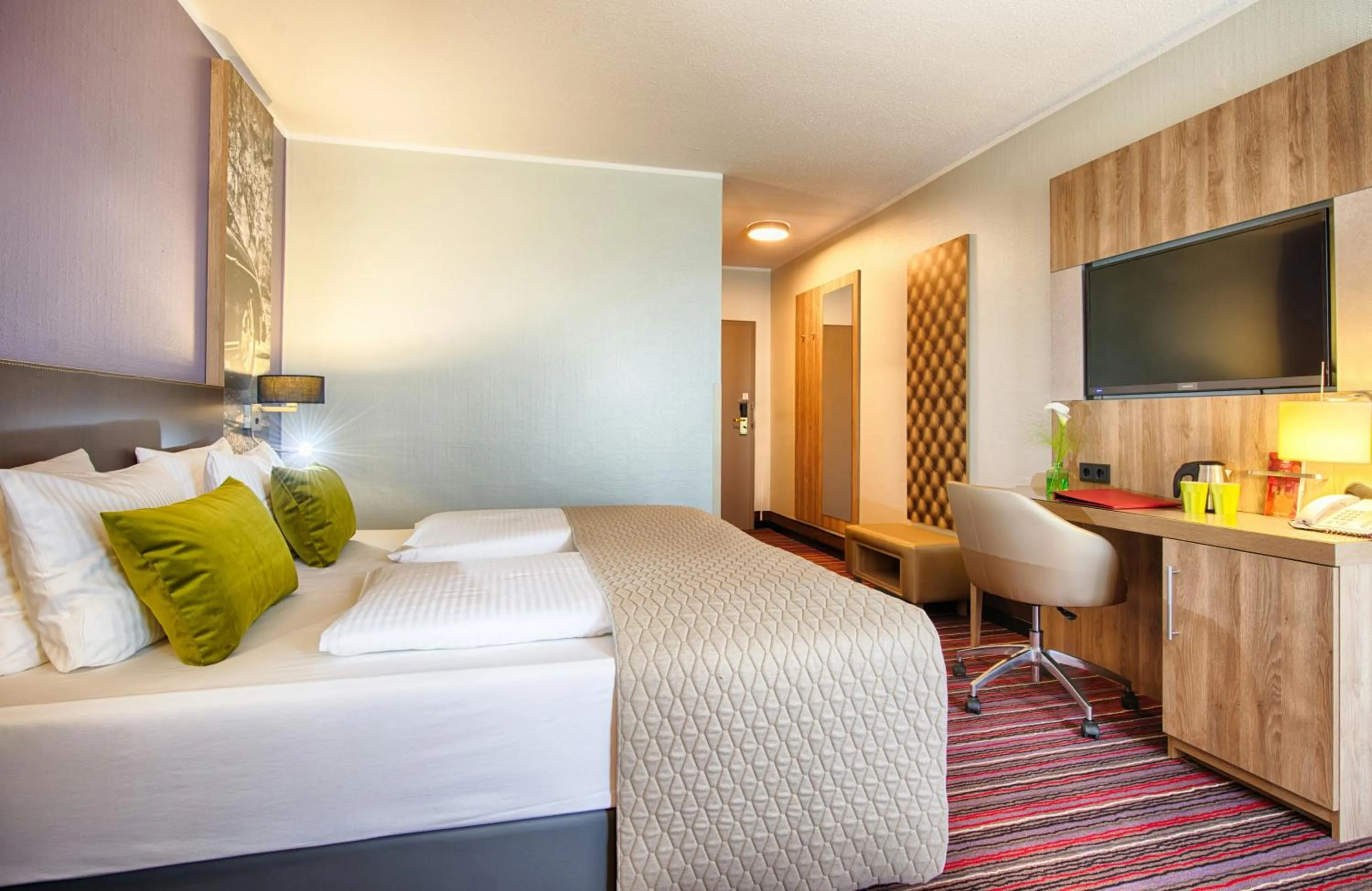 Photo of the whole room, Bed in Leonardo Hotel Wolfsburg City Center