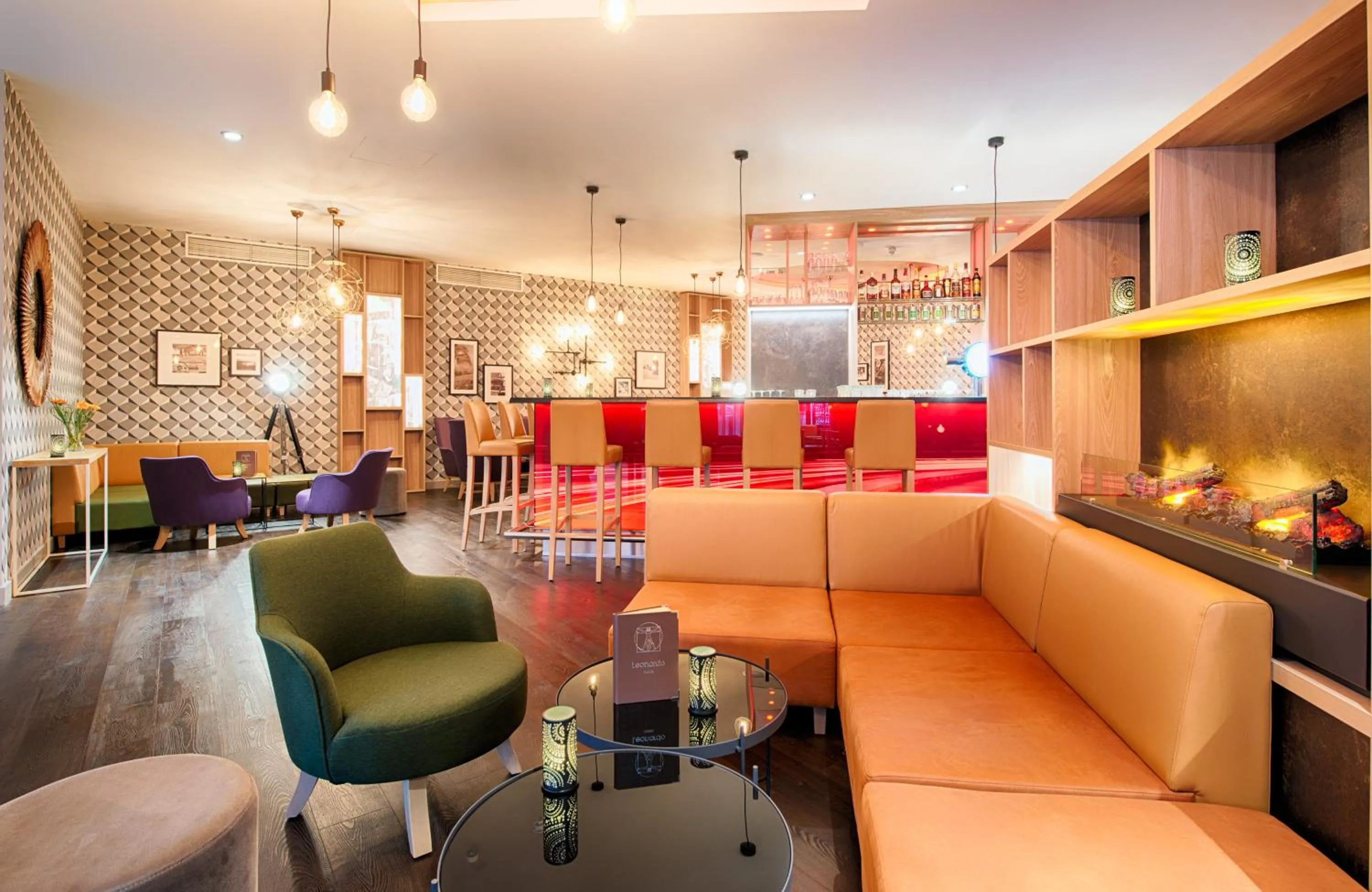 Lounge or bar in Leonardo Hotel Wolfsburg City Center