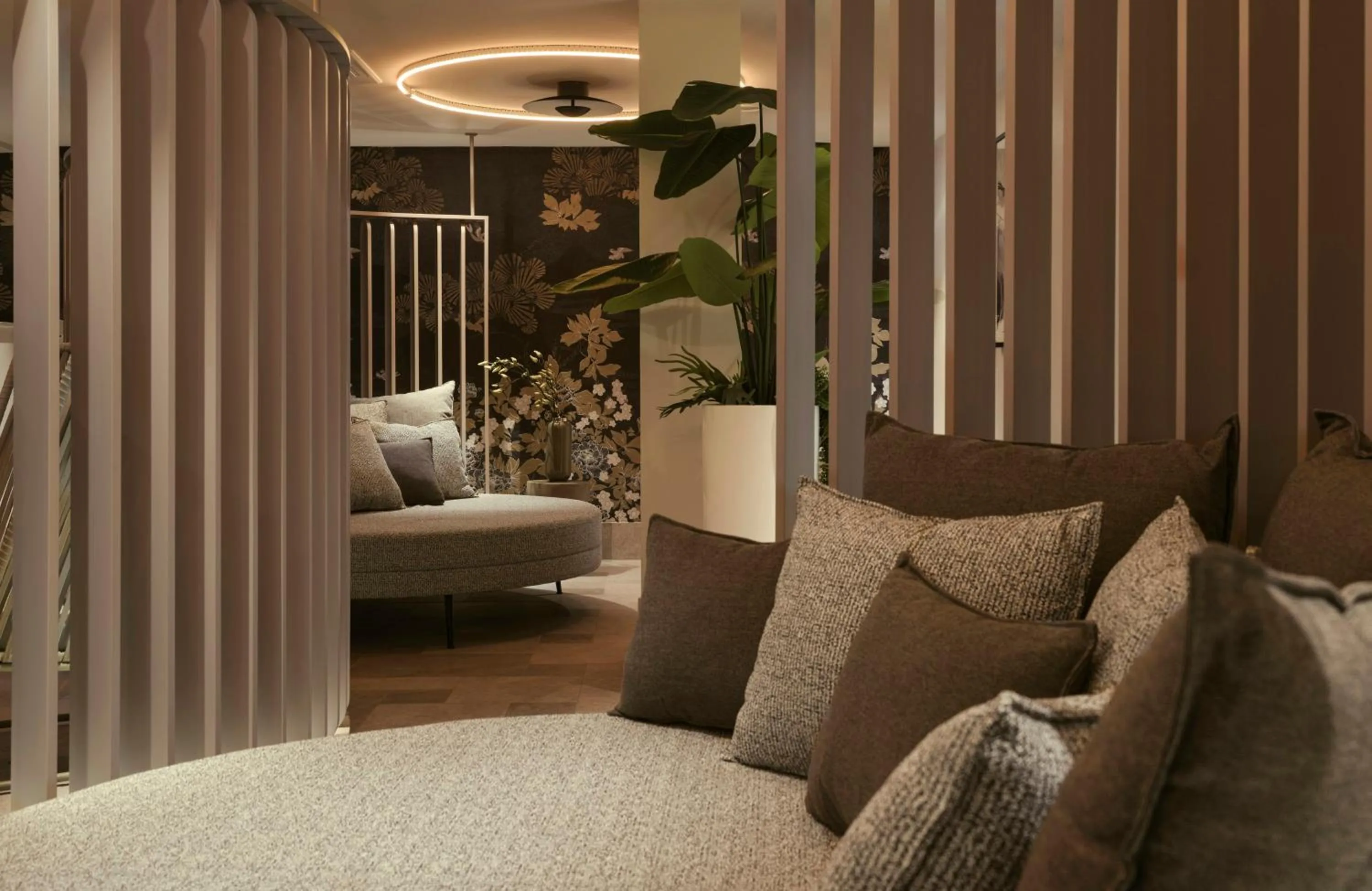 Swimming pool, Bed in Leonardo Royal Hotel Baden- Baden