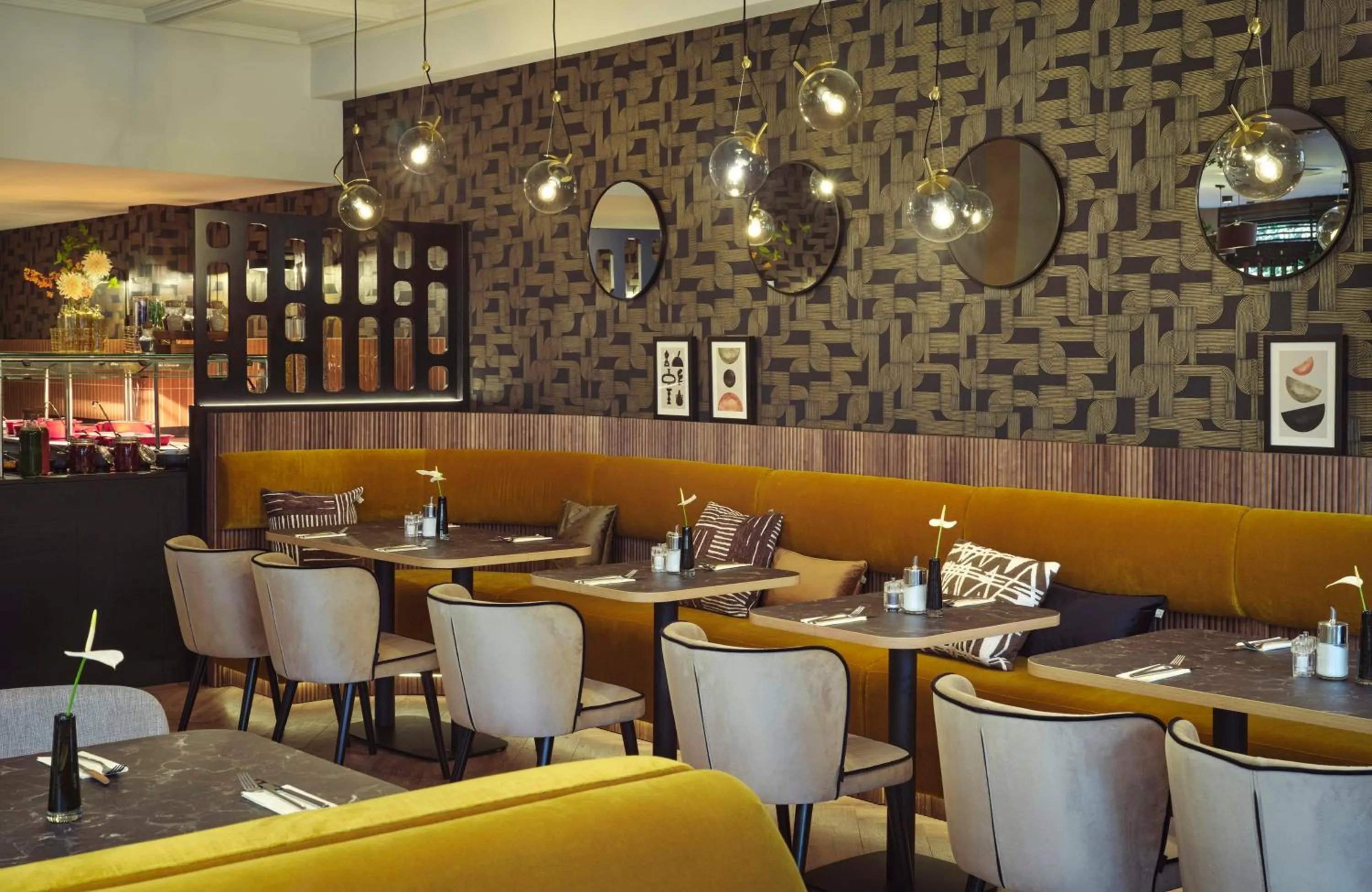 Restaurant/places to eat in Leonardo Royal Hotel Baden- Baden