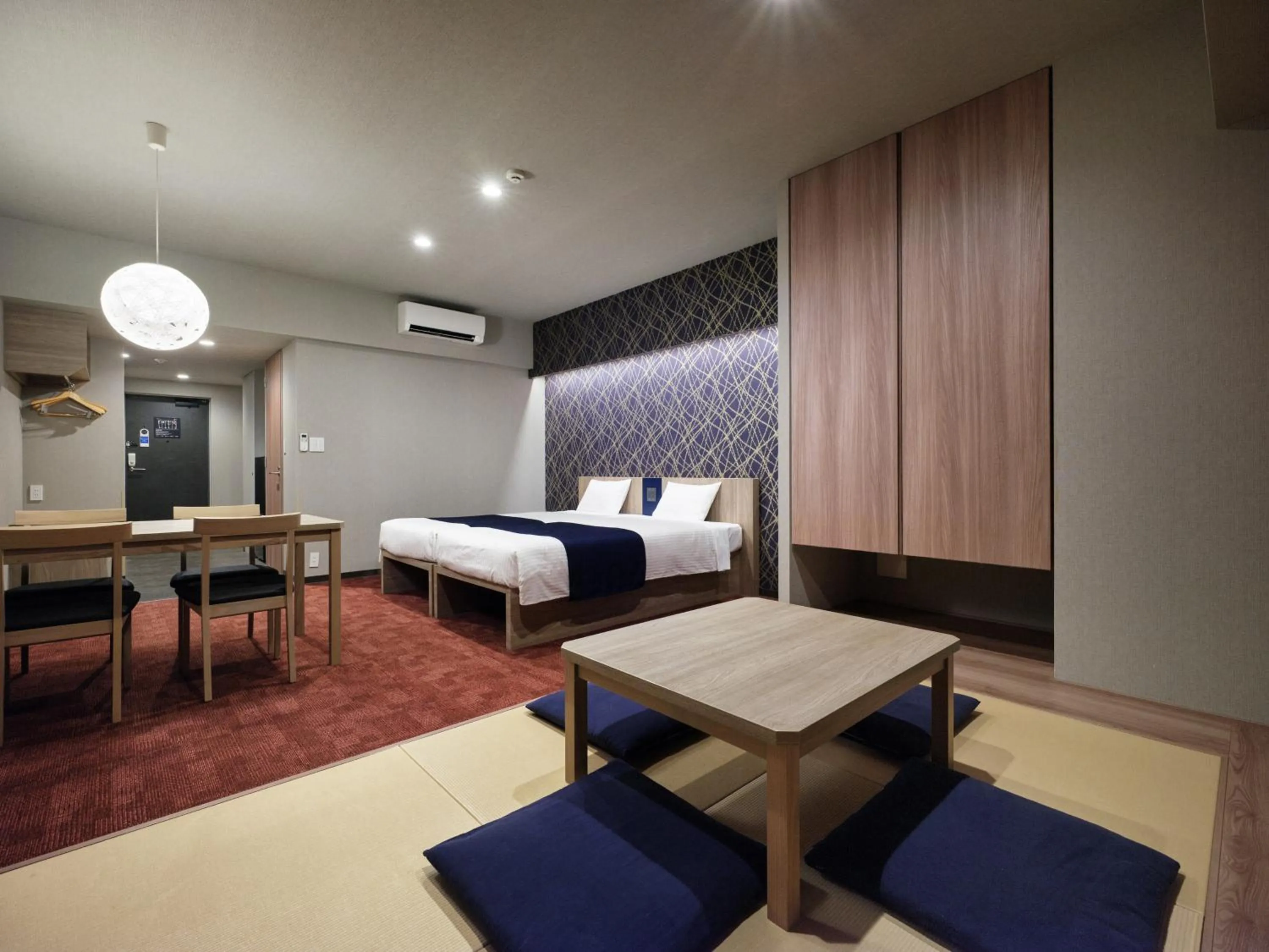 Bed in MONday Apart Nihonbashi Ningyocho