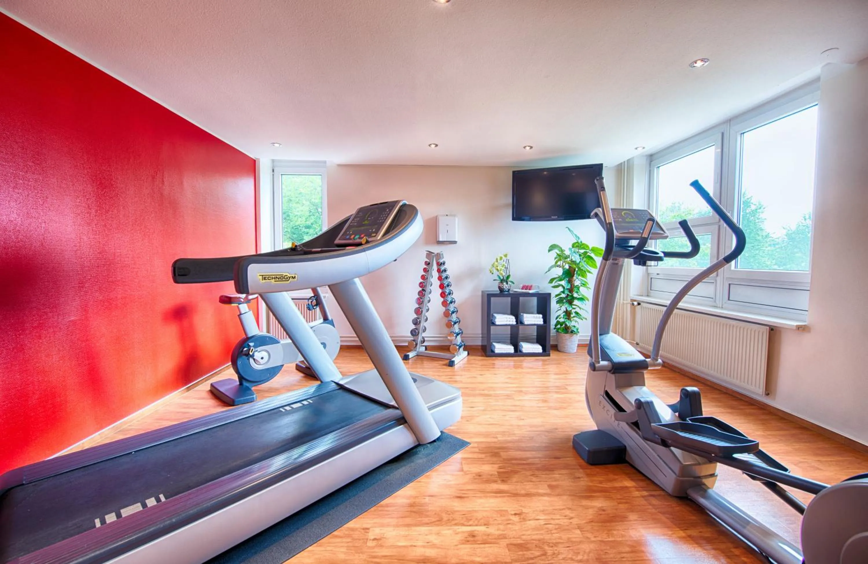 Fitness centre/facilities in Leonardo Hotel Hamburg City Nord