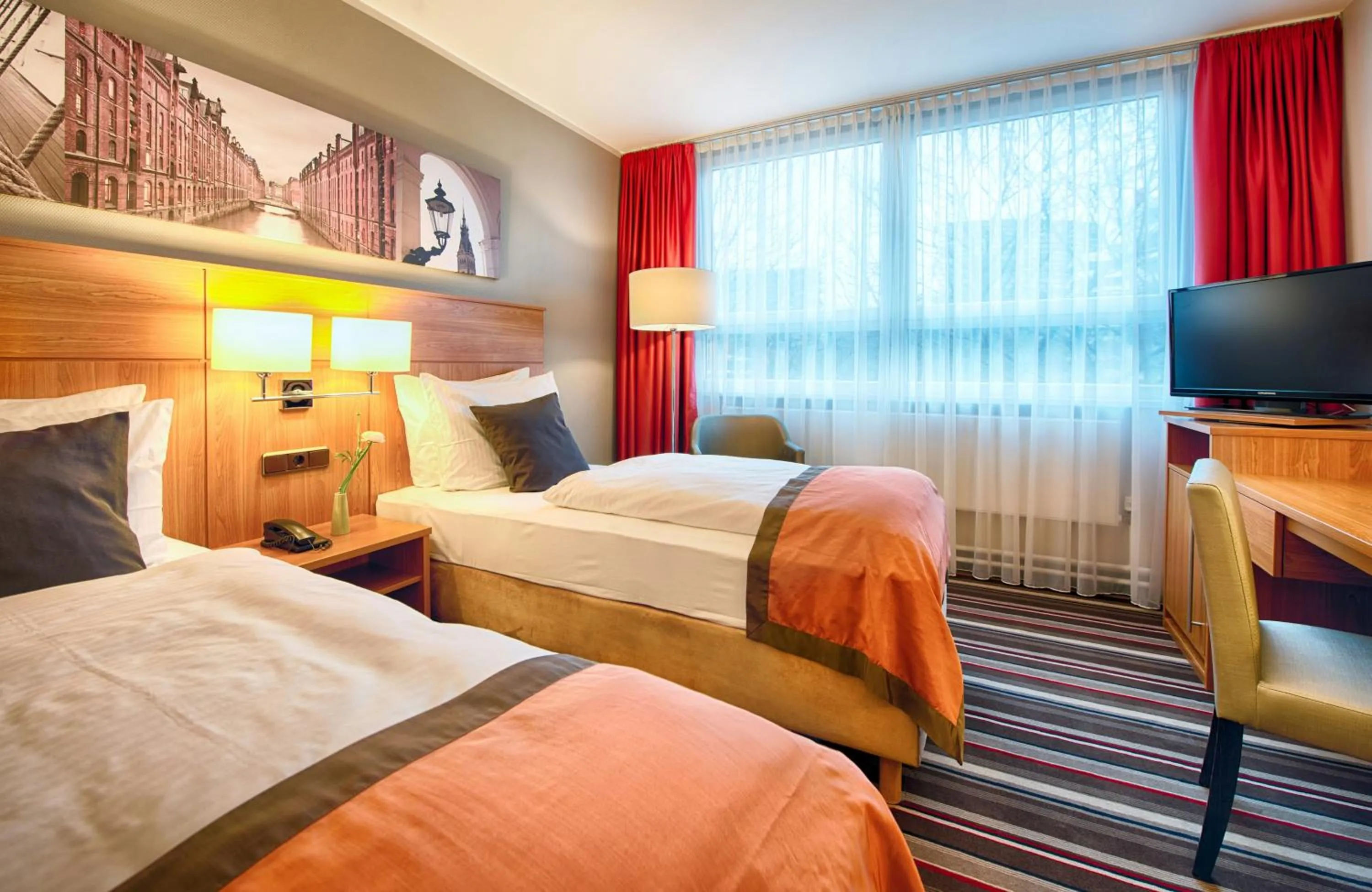 Photo of the whole room, Bed in Leonardo Hotel Hamburg City Nord