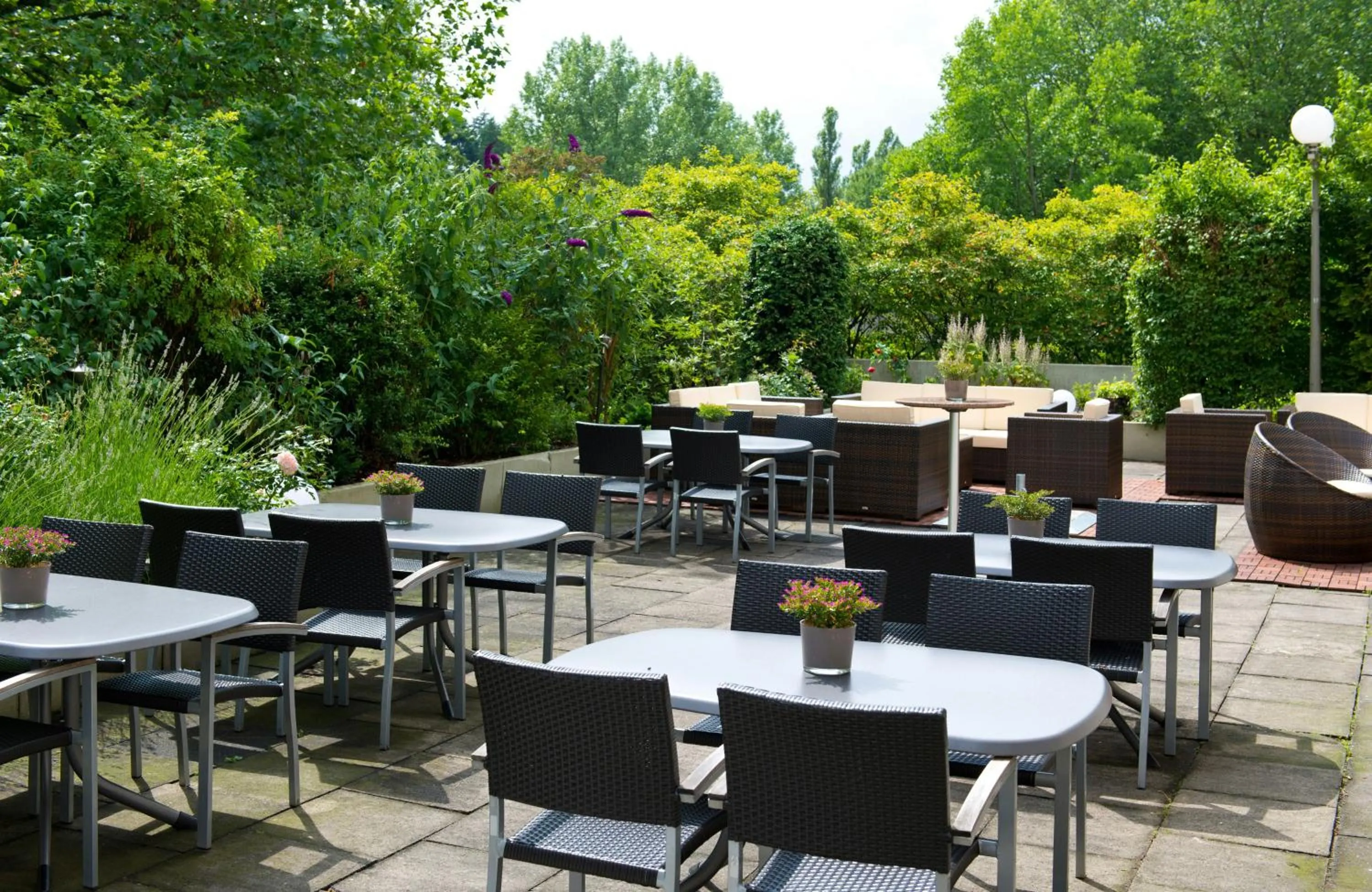 Balcony/Terrace in Leonardo Hotel Hamburg City Nord