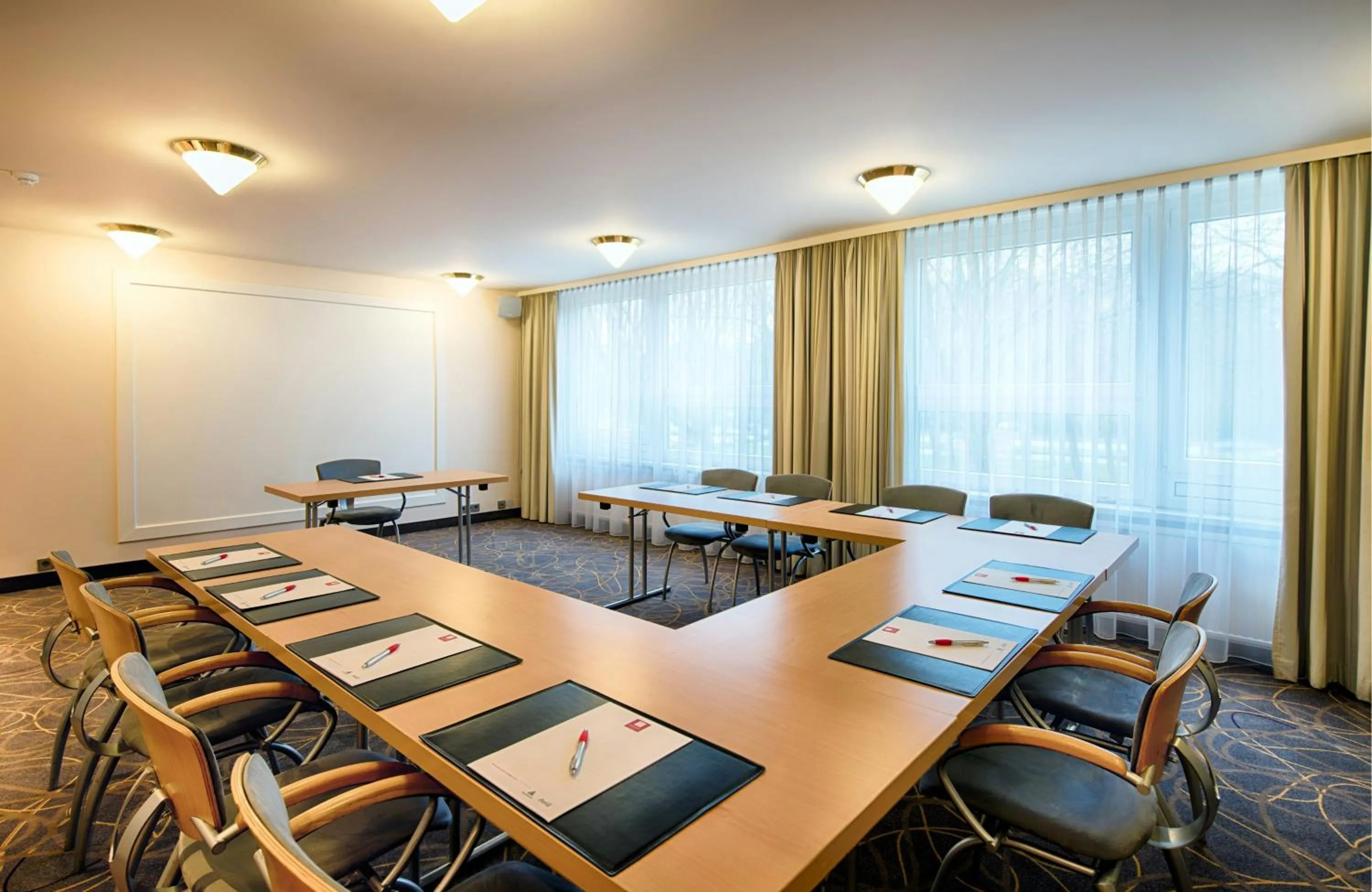 Meeting/conference room in Leonardo Hotel Hamburg City Nord