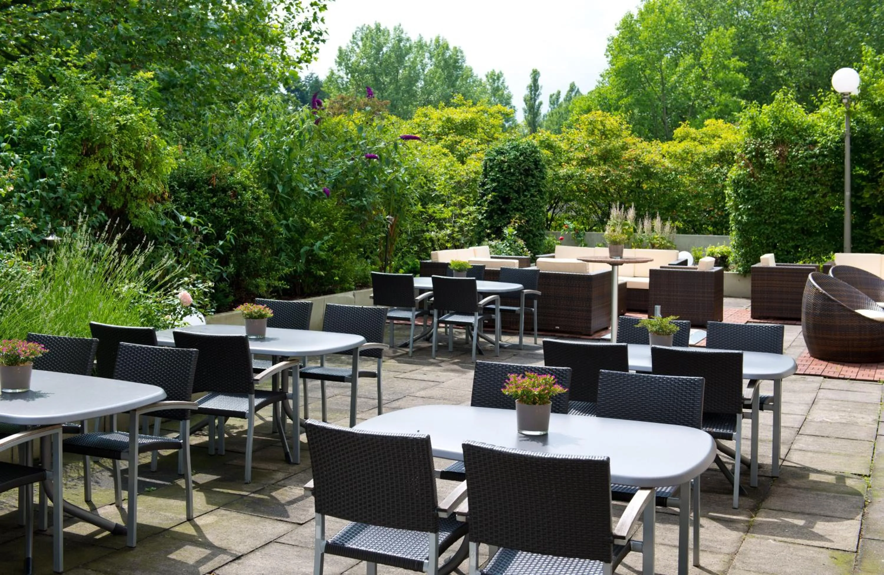 Balcony/Terrace in Leonardo Hotel Hamburg City Nord