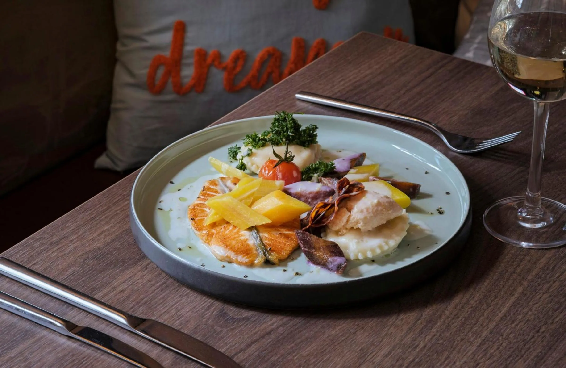 Restaurant/places to eat in Leonardo Hotel Hamburg City Nord