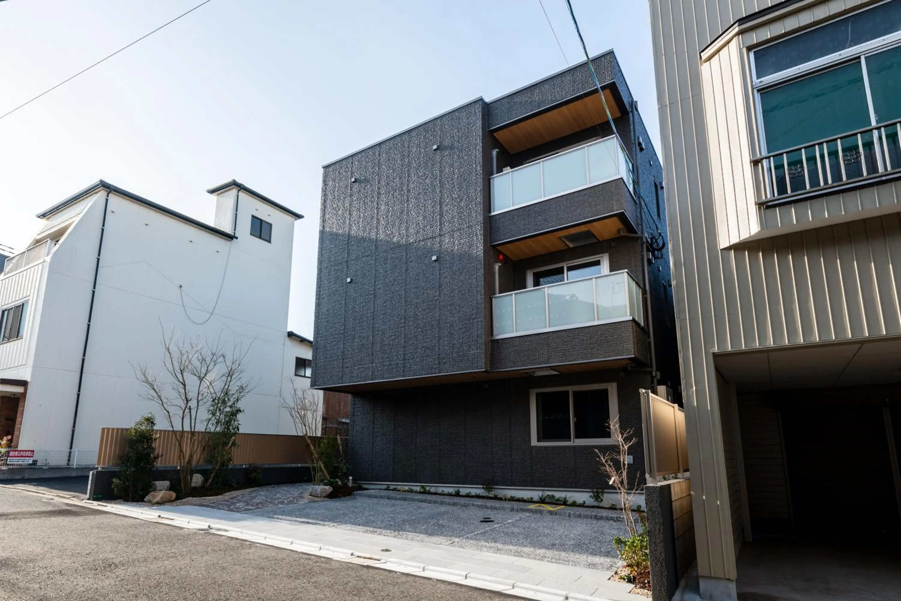 Facade/entrance in GRAND BASE Moji Nagomi