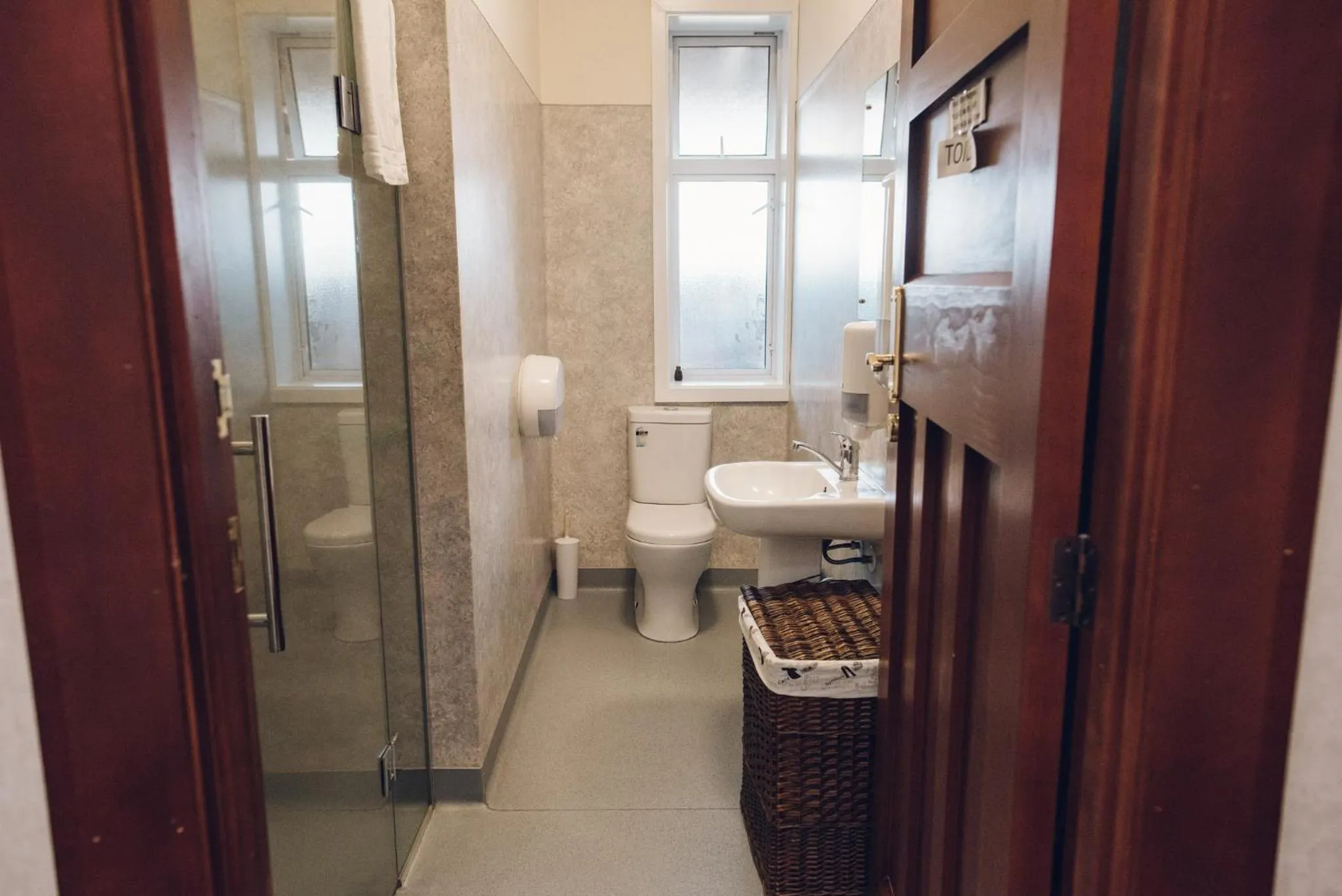 Bathroom in Makikihi Country Hotel