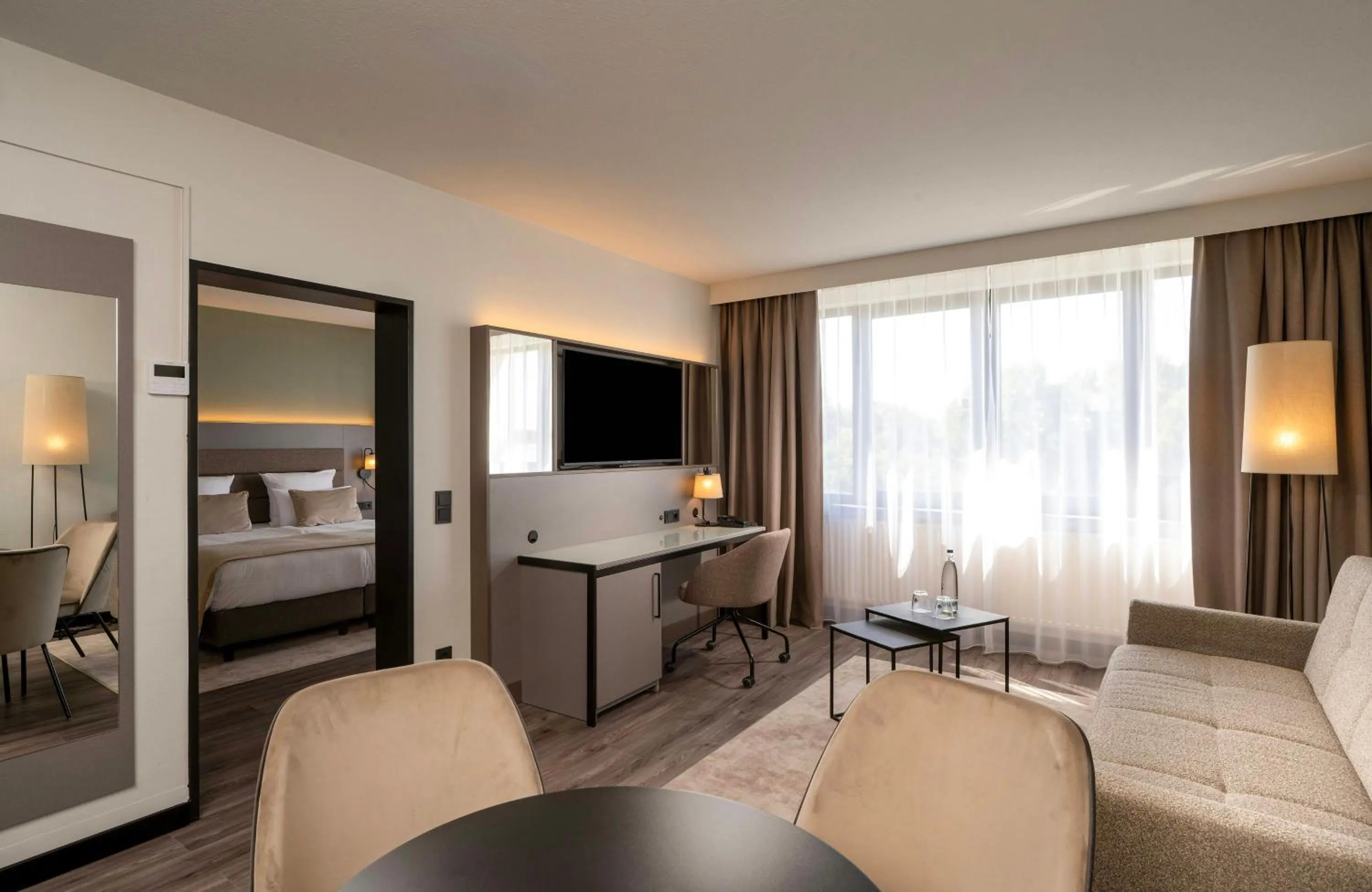 Photo of the whole room, Bed in Leonardo Hotel Hannover