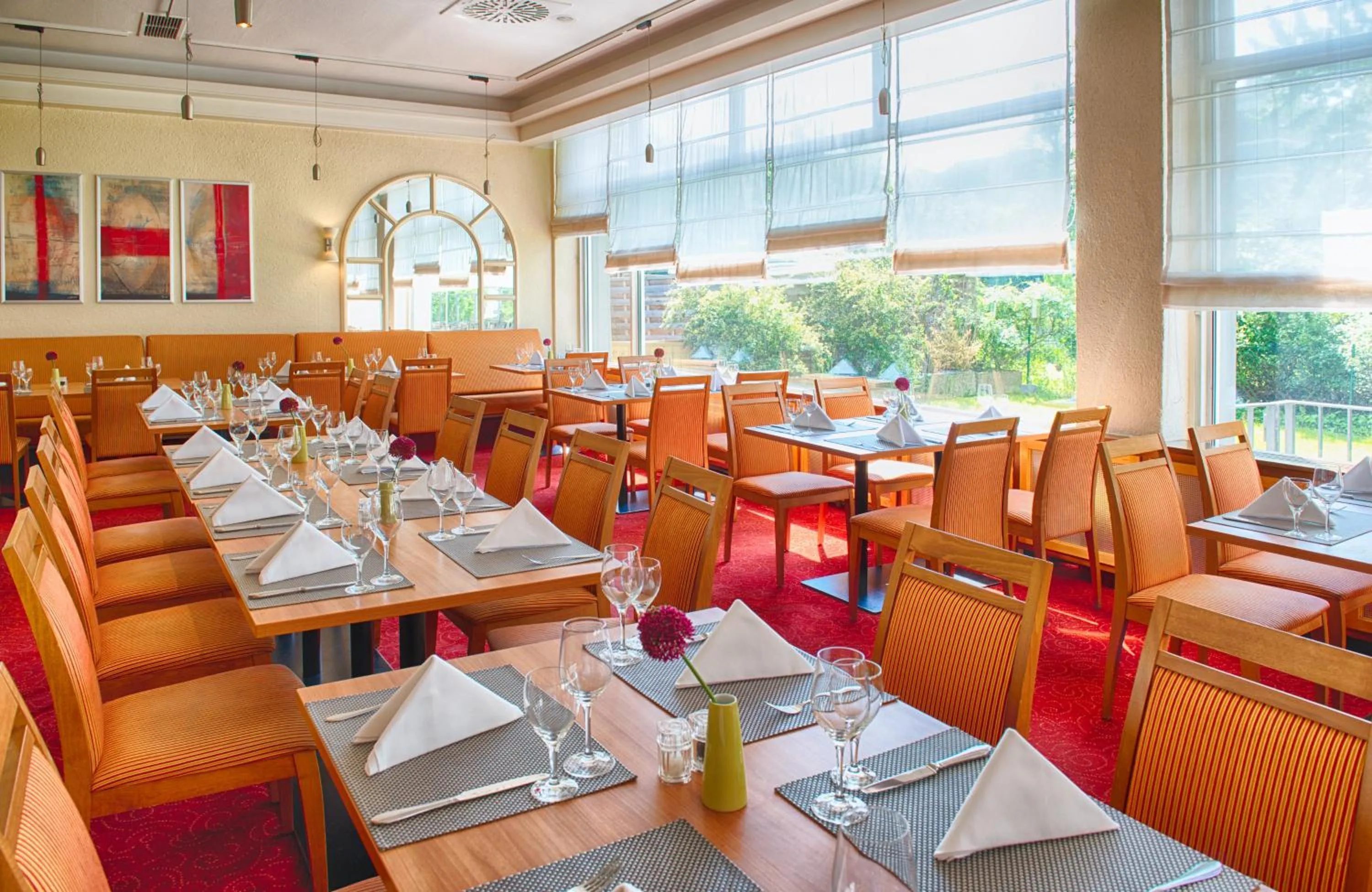 Restaurant/places to eat in Leonardo Hotel Karlsruhe