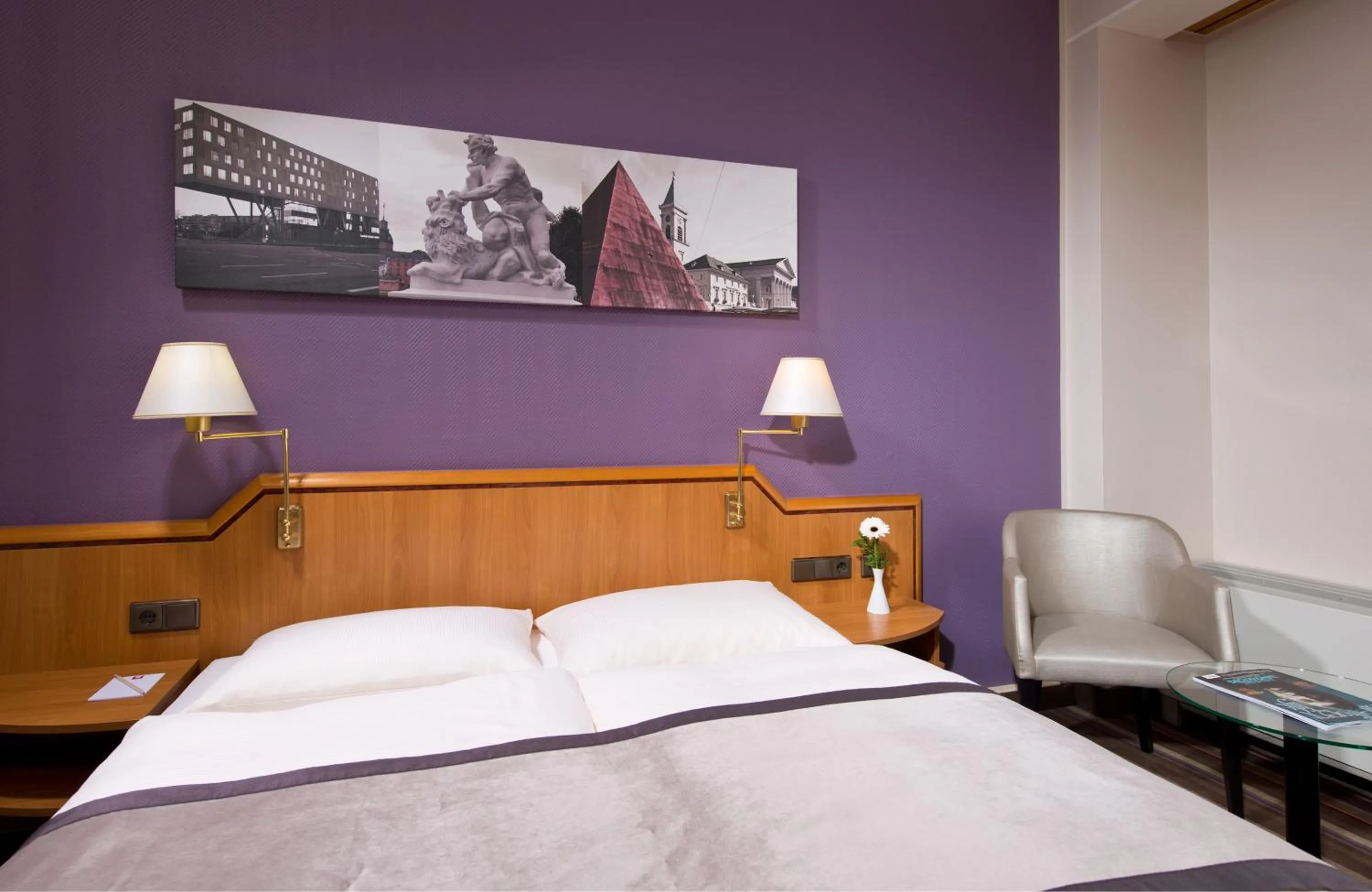 Photo of the whole room, Bed in Leonardo Hotel Karlsruhe