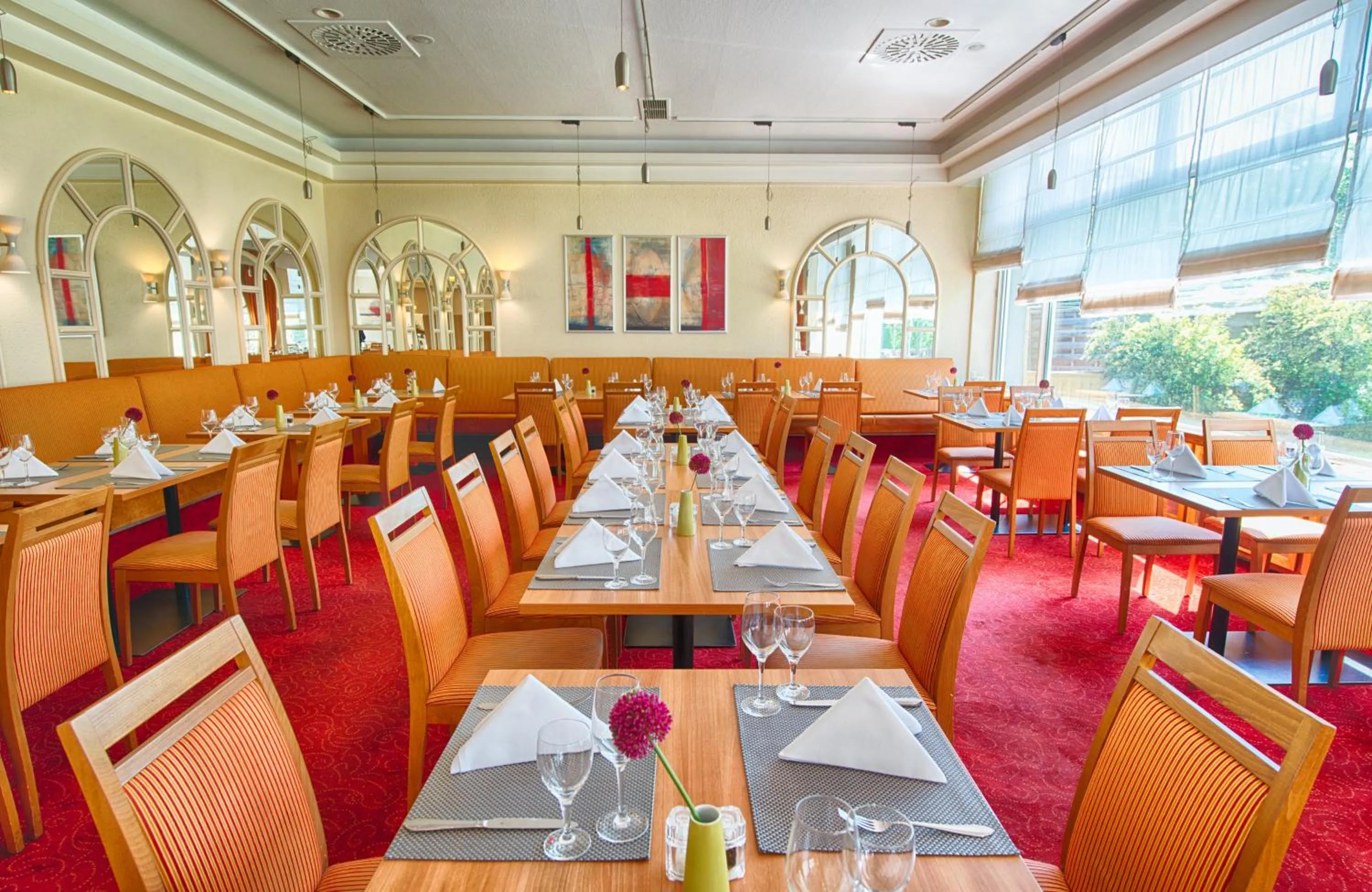 Restaurant/places to eat in Leonardo Hotel Karlsruhe