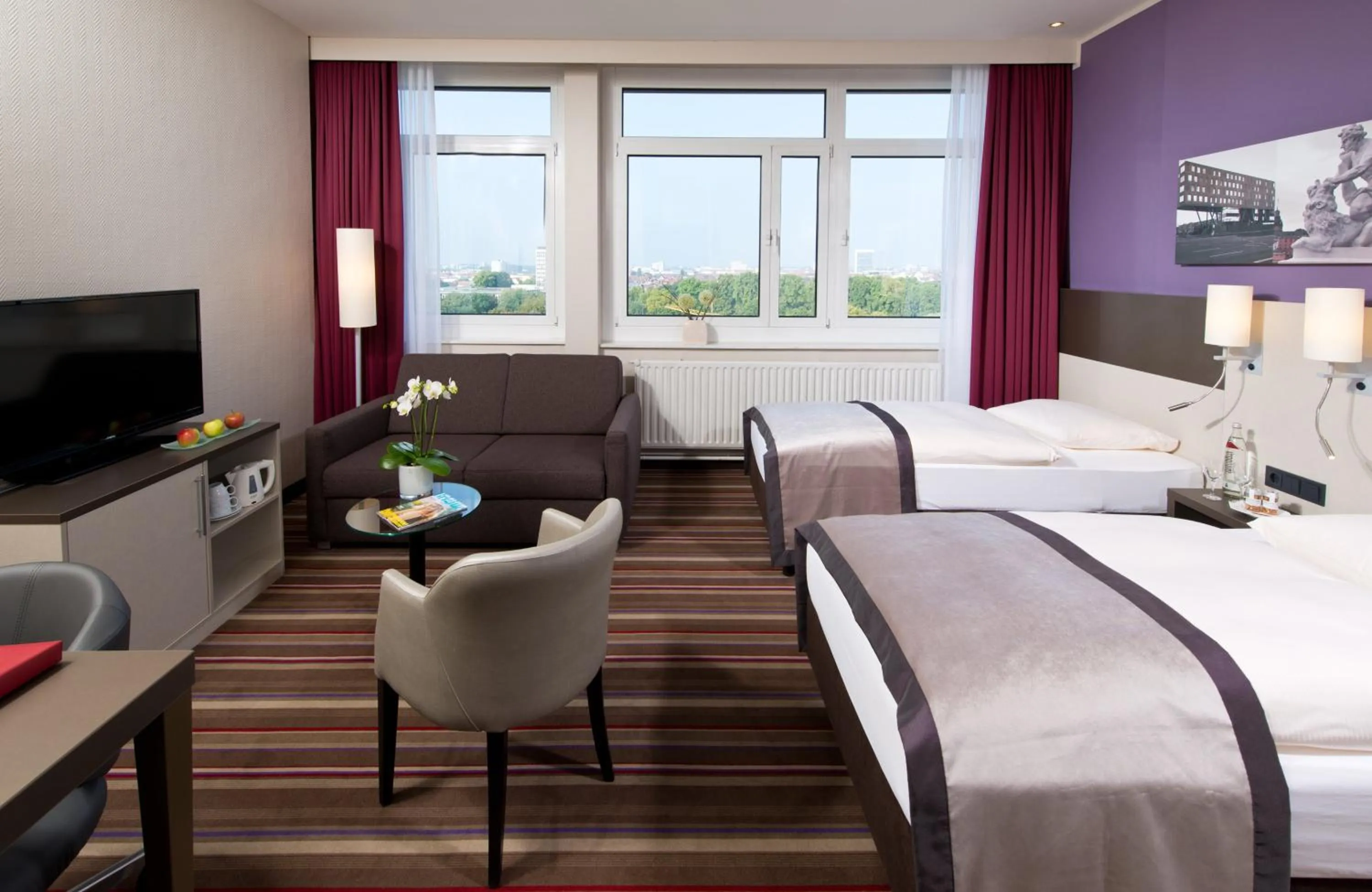 Photo of the whole room, Bed in Leonardo Hotel Karlsruhe