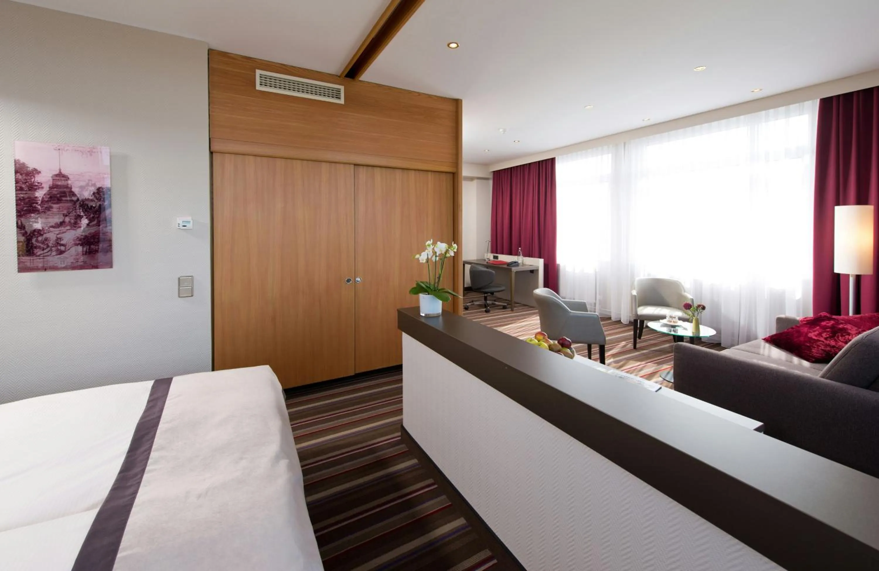 Photo of the whole room, Bed in Leonardo Hotel Karlsruhe