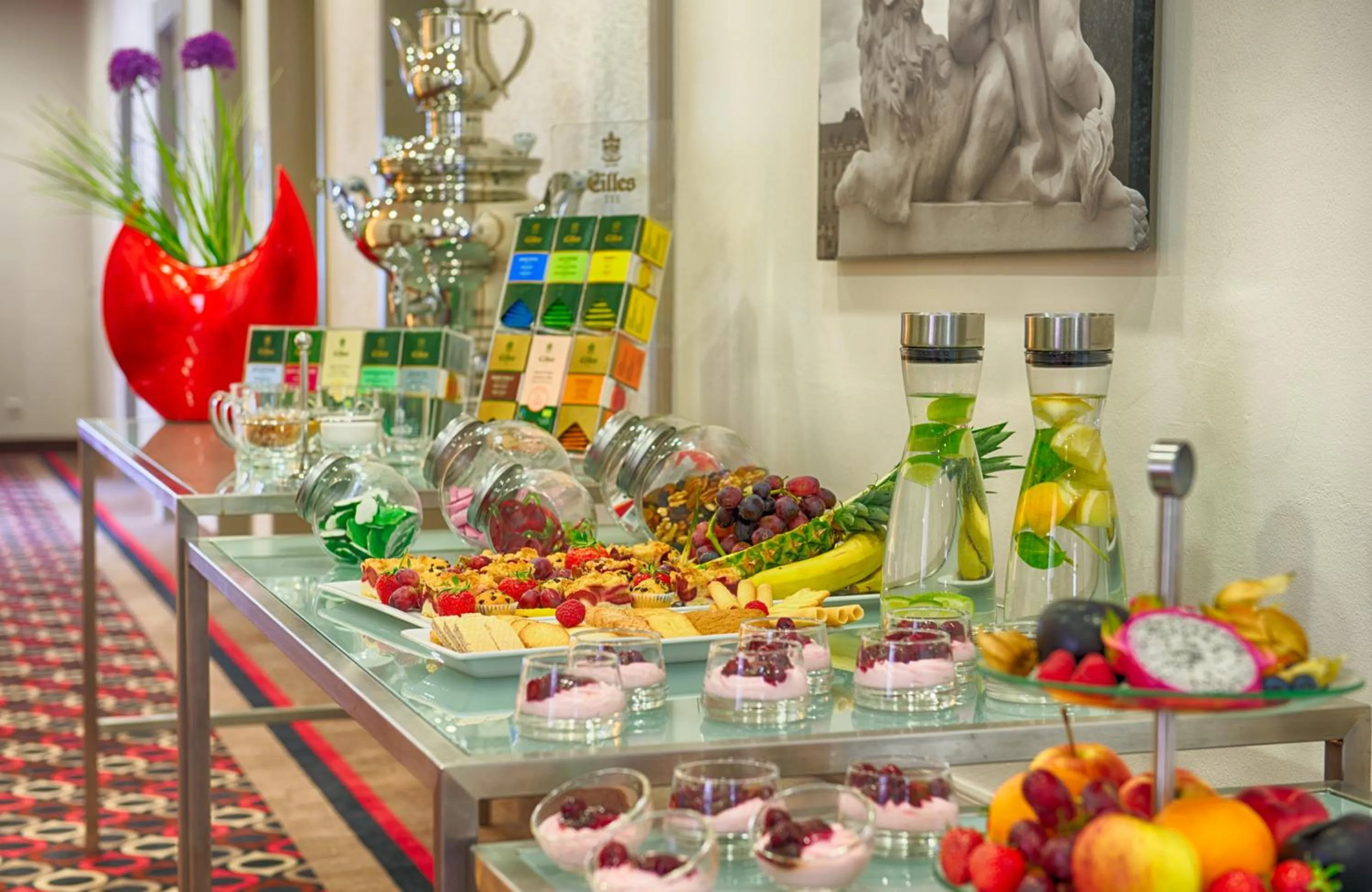 Restaurant/places to eat in Leonardo Hotel Karlsruhe