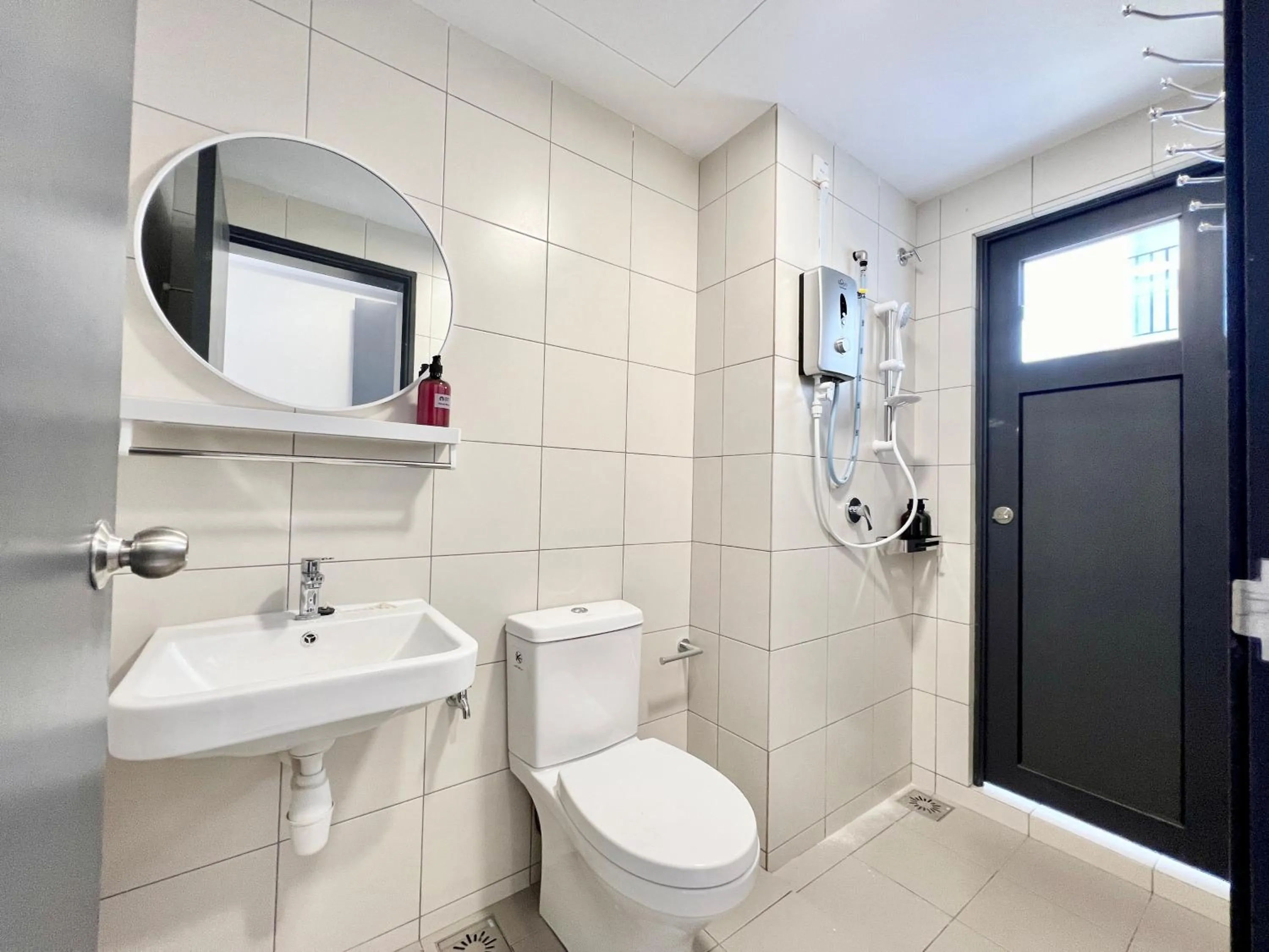 Shower in Gaia Residence, Gamuda Gardens Rawang by Sleepy Bear