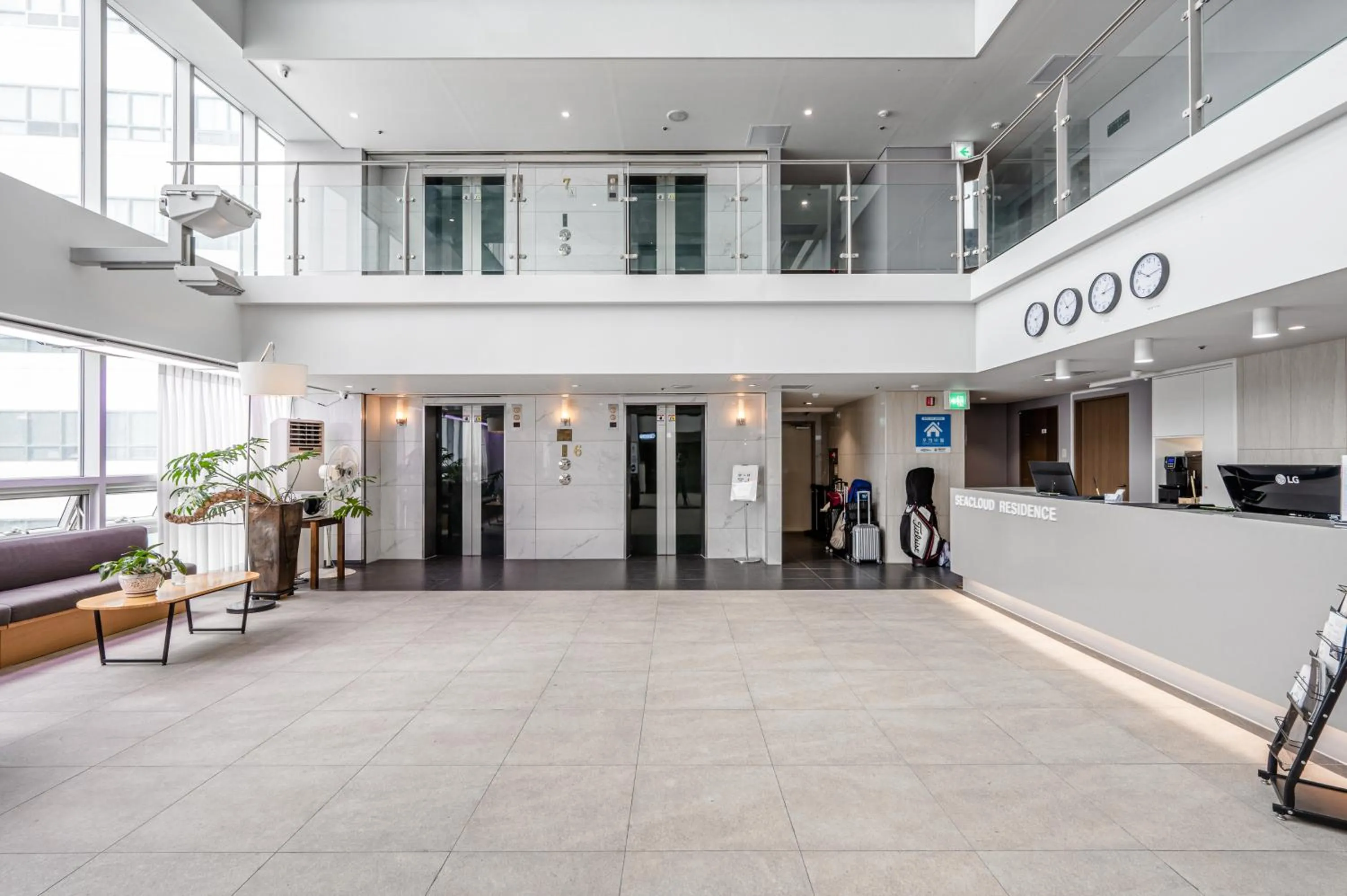 Lobby or reception in Haeundae Seacloud Hotel Residence