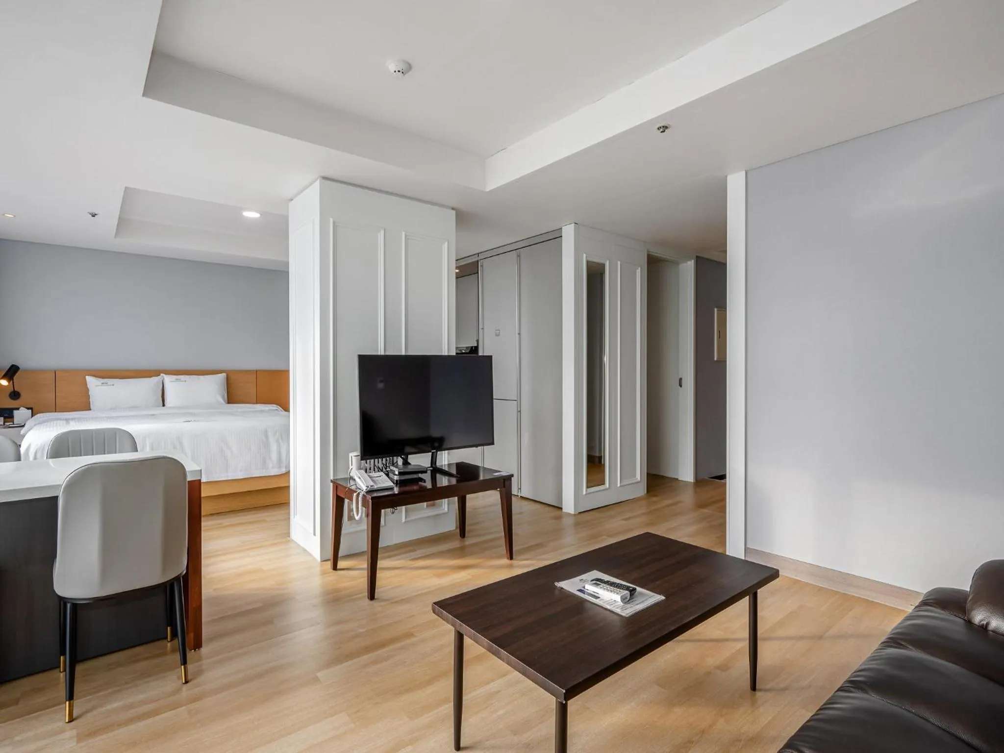 Area and facilities, Bed in Haeundae Seacloud Hotel Residence