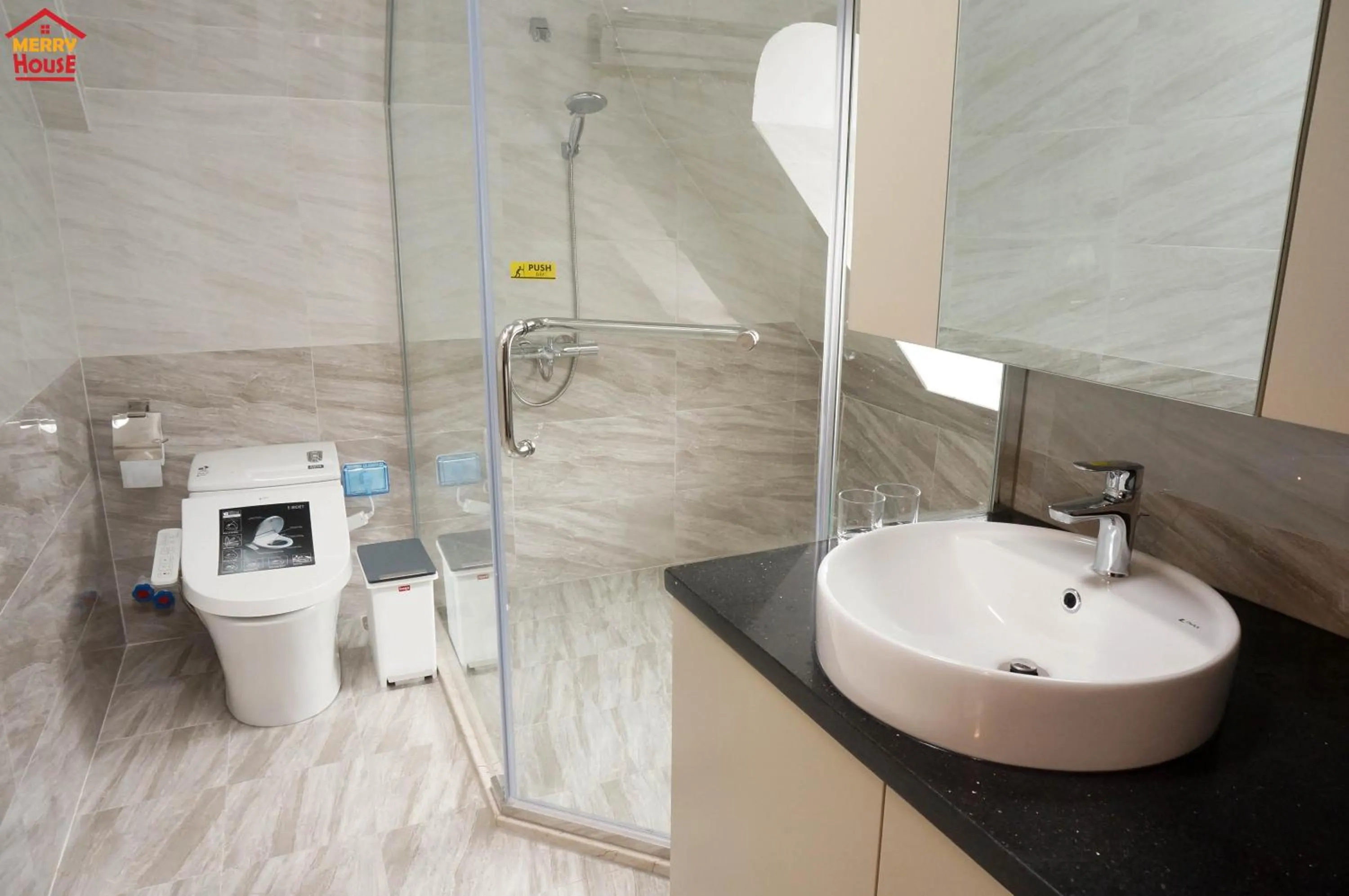 Shower in Merry House Imperia