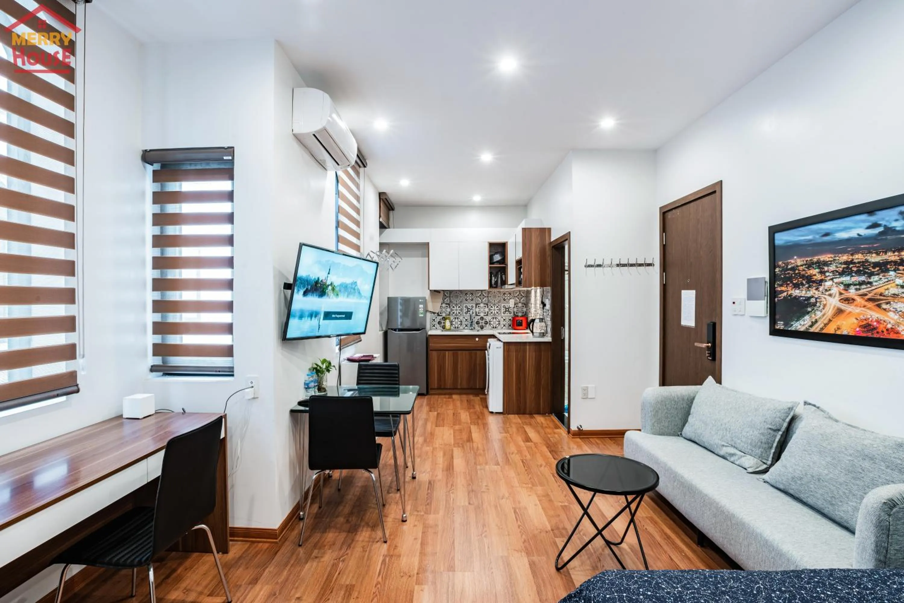 TV and multimedia in Merry House Imperia