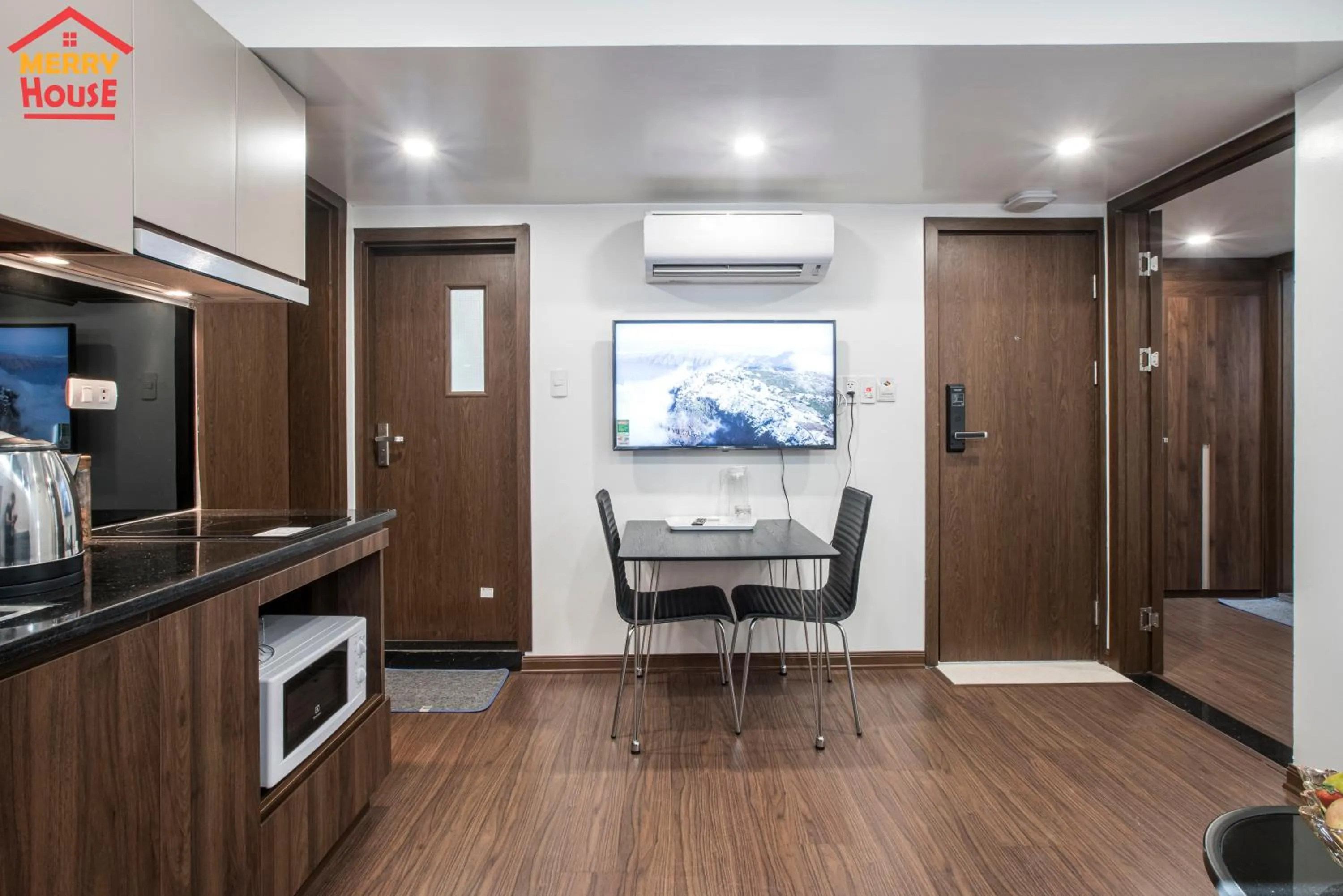 TV and multimedia in Merry House Imperia