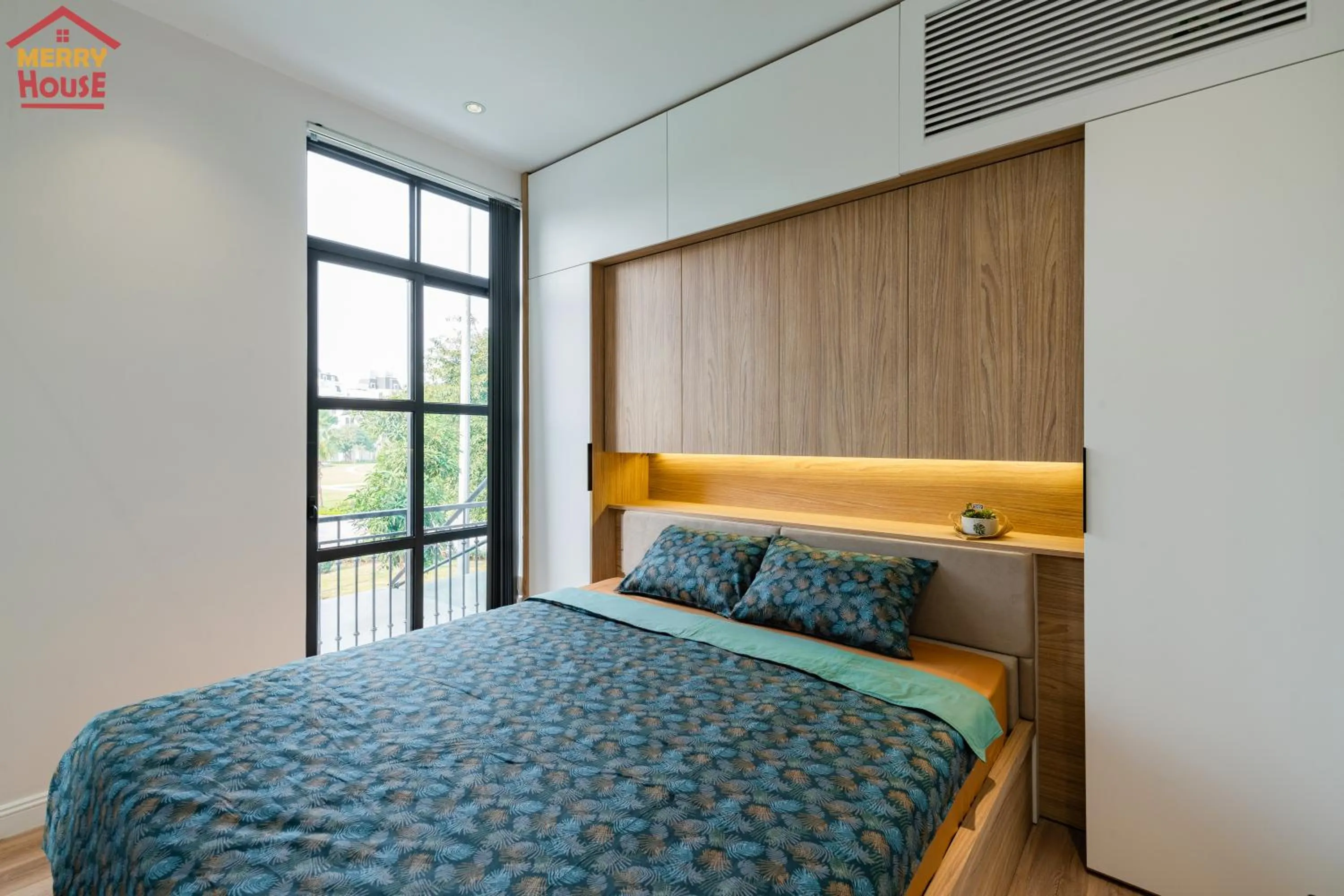 Bed in Merry House Imperia