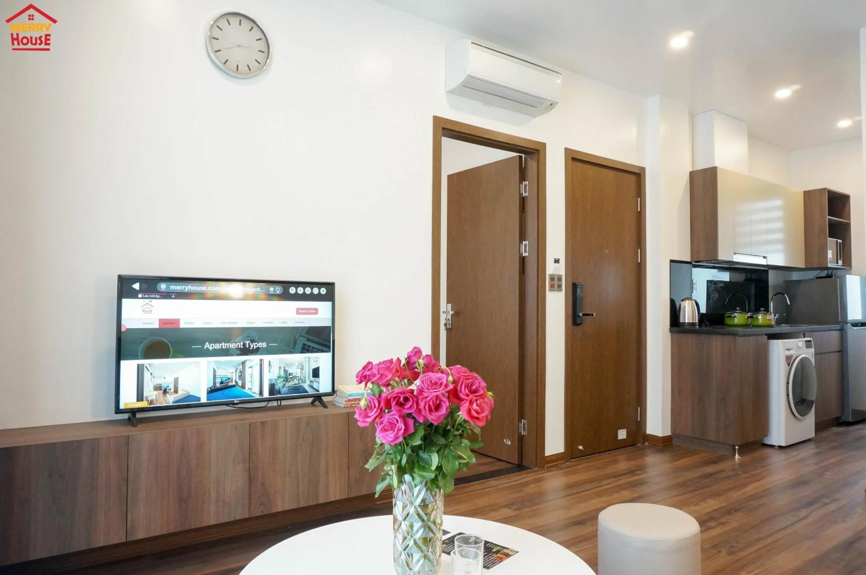 TV and multimedia in Merry House Imperia