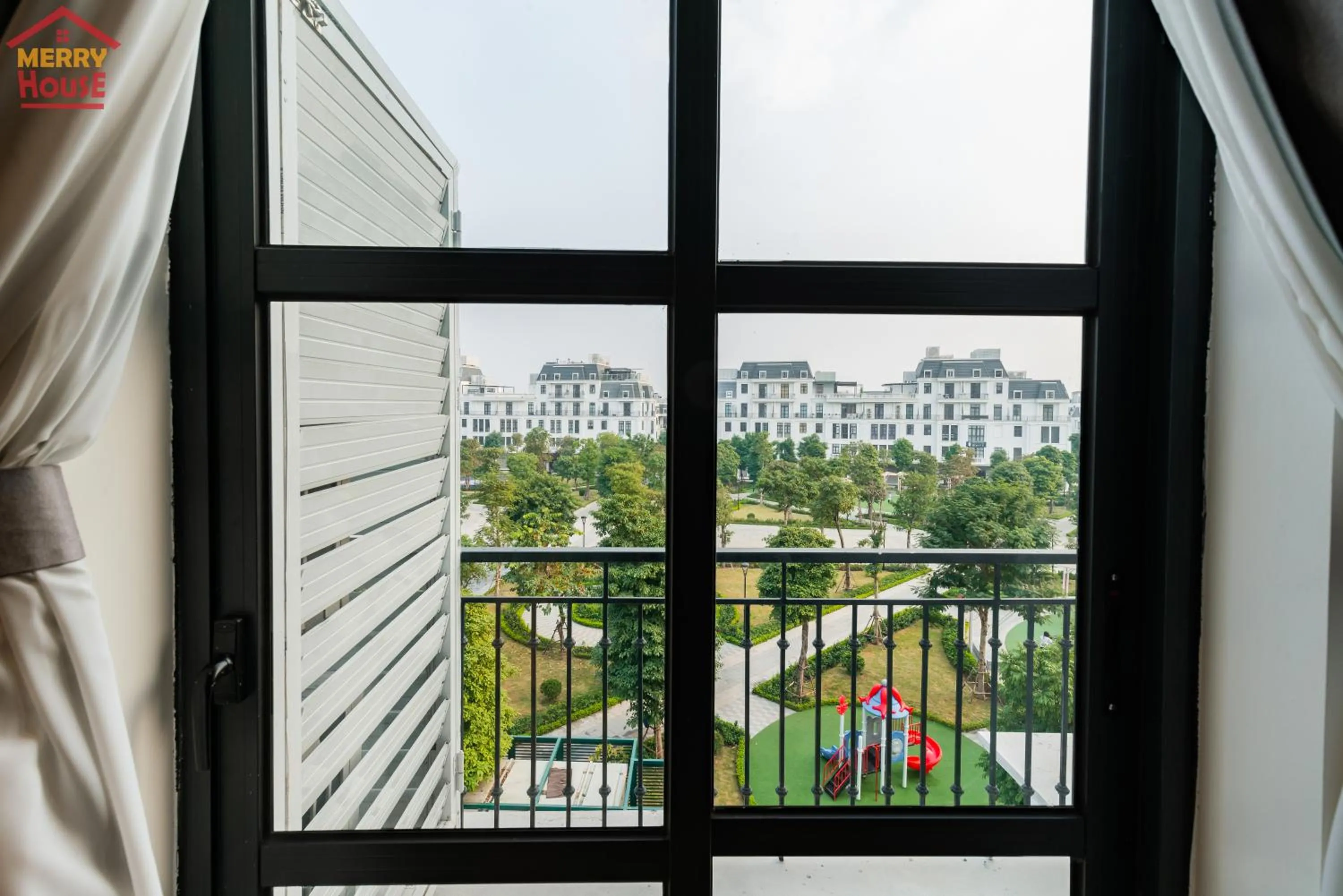 Garden view in Merry House Imperia