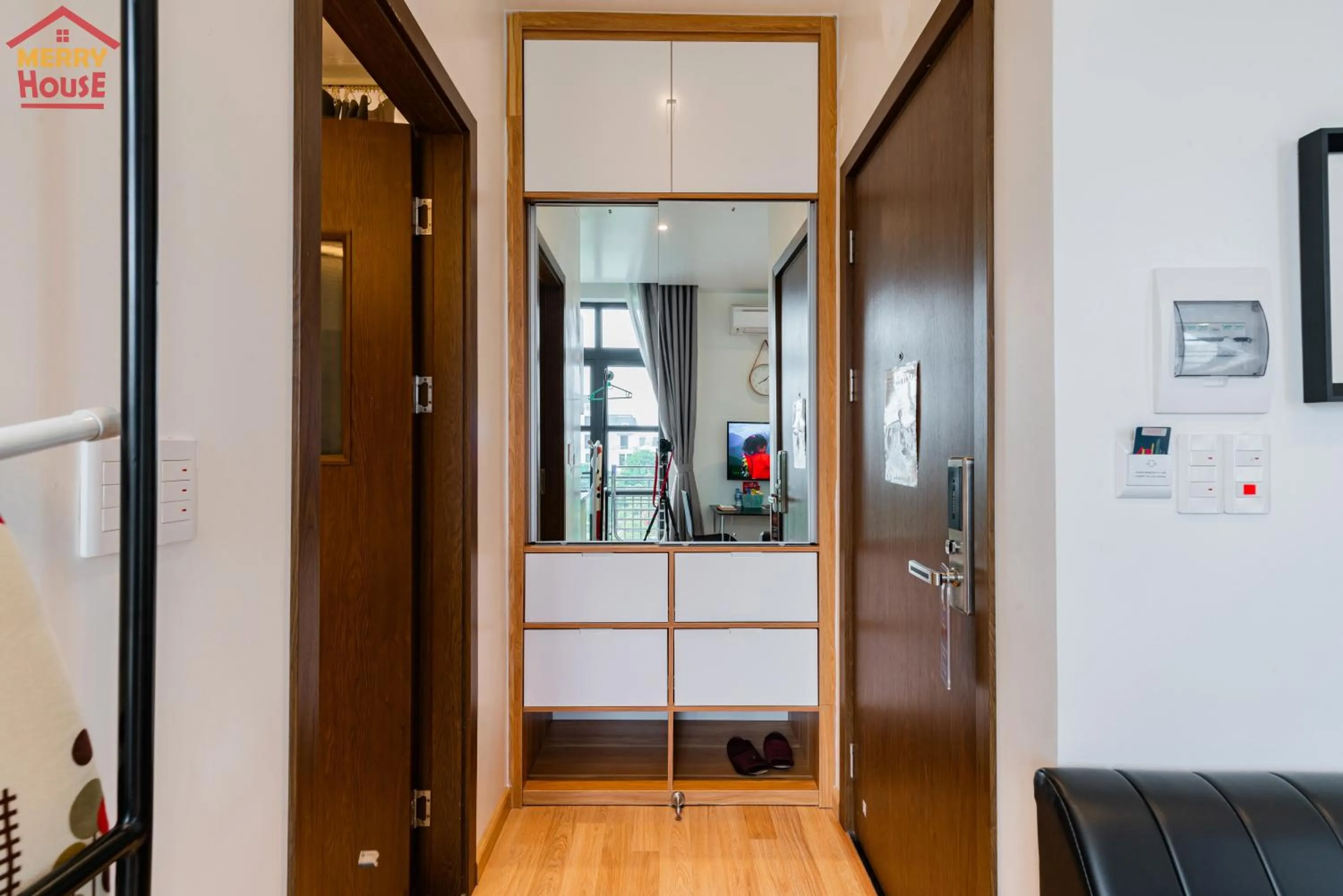 wardrobe in Merry House Imperia